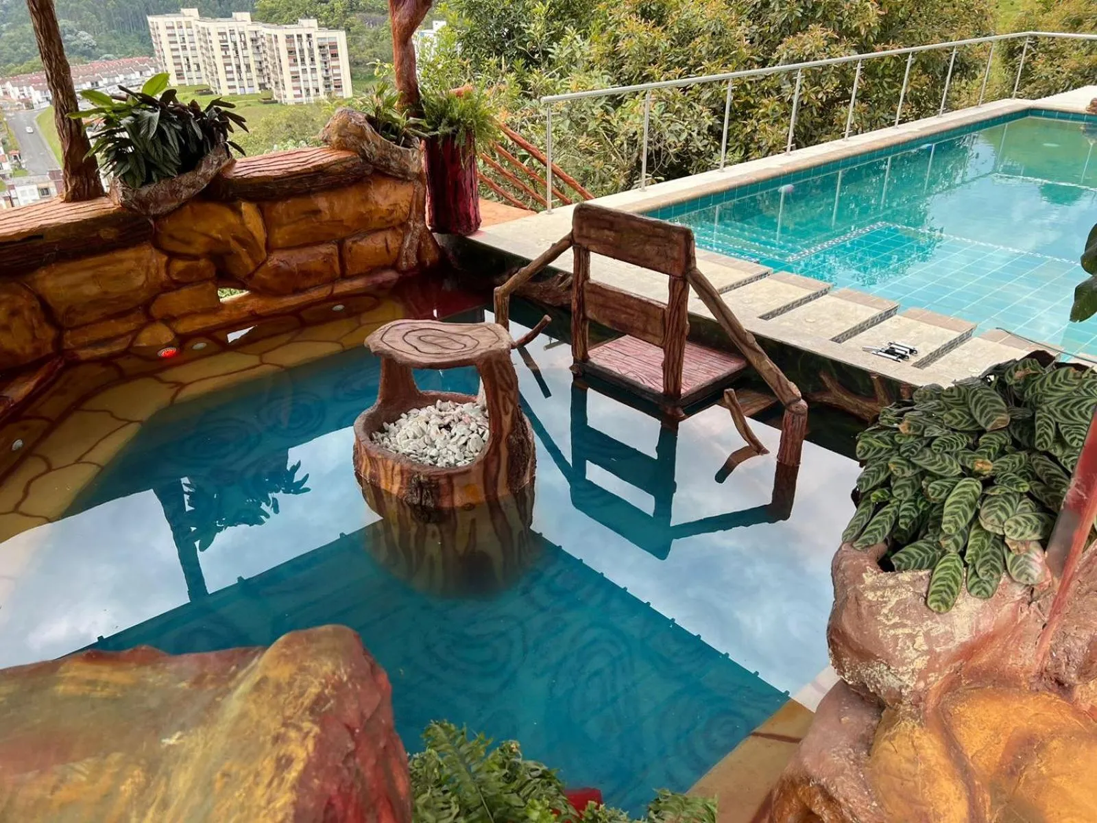 Pool view in Hotel Golden Hills Manizales