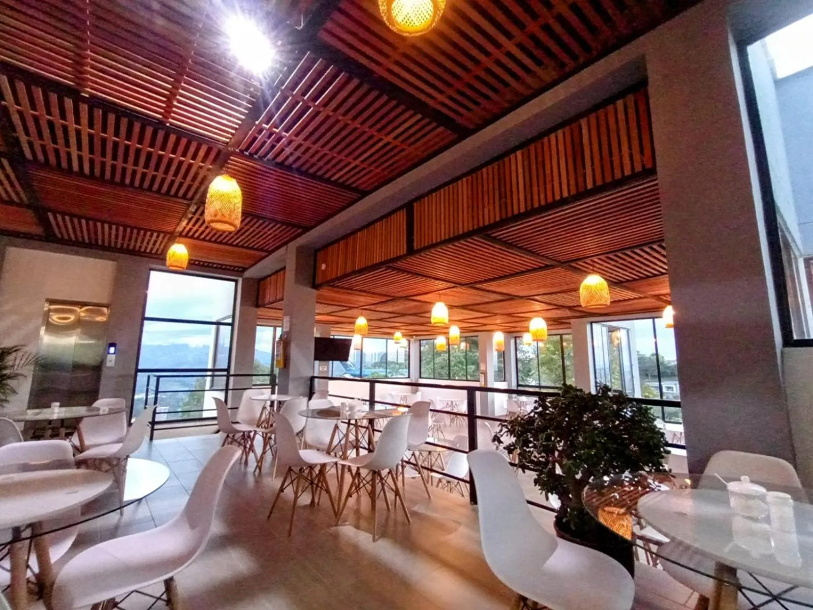 Restaurant/places to eat in Hotel Golden Hills Manizales