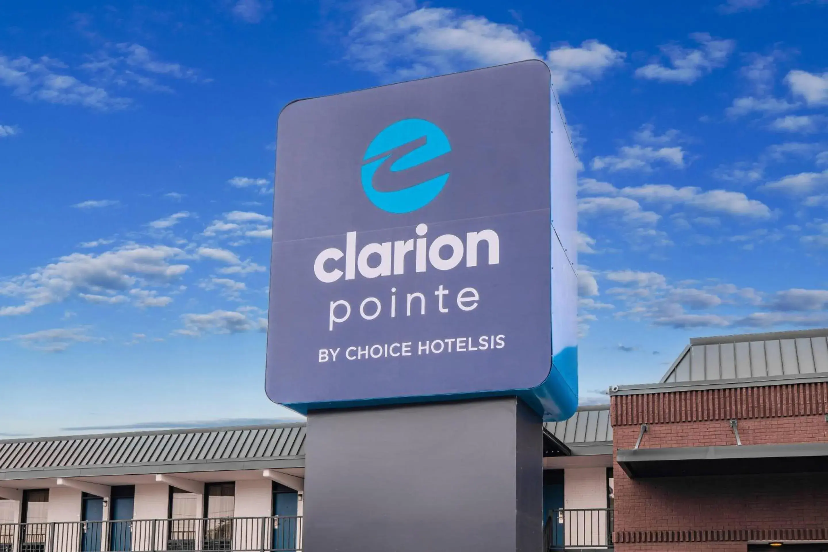 Property building in Clarion Pointe Winston - Salem Downtown Property building in Clarion Pointe Winston - Salem Downtown