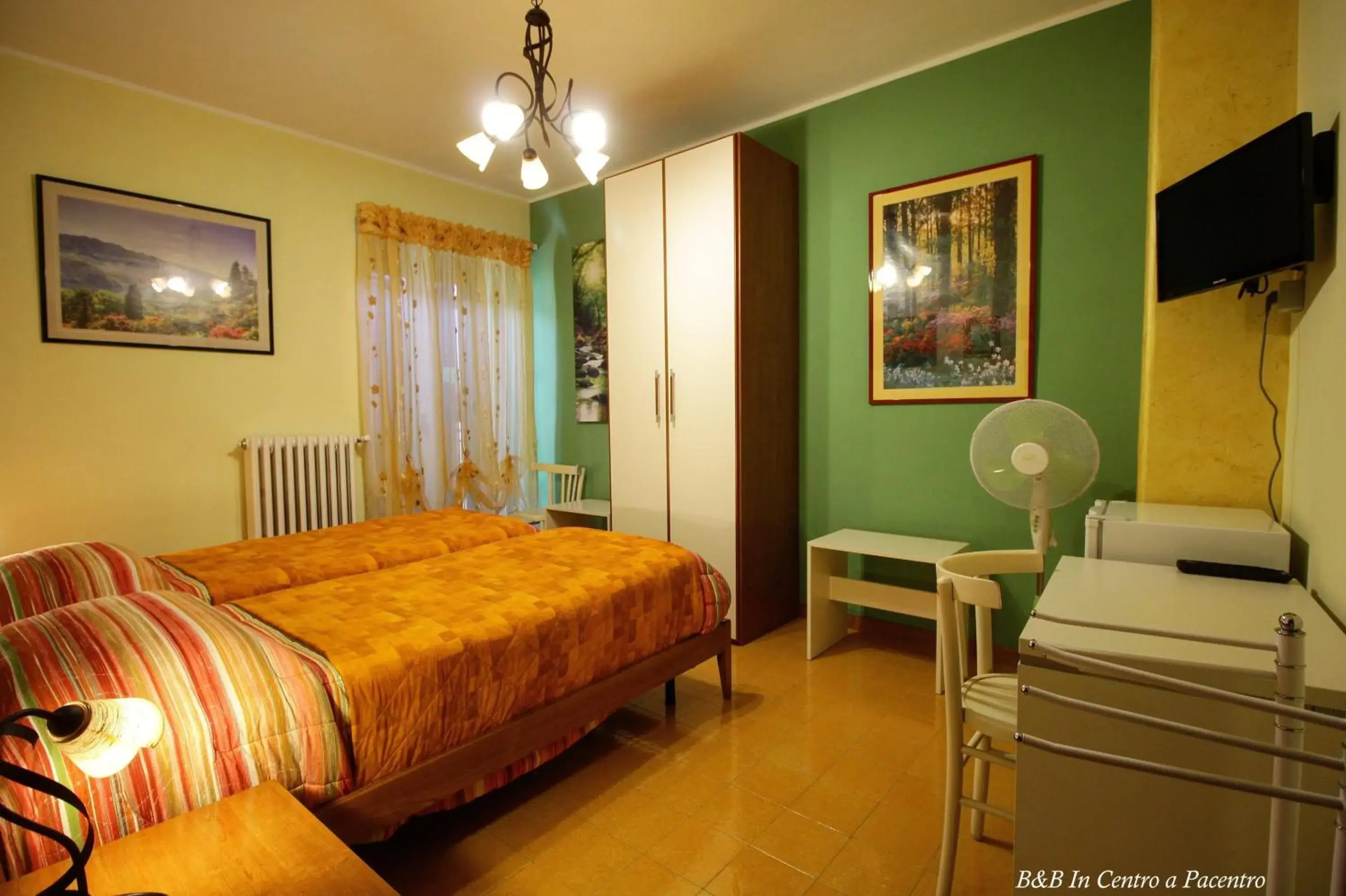 Triple Room with Private External Bathroom in B&B In Centro a Pacentro Triple Room with Private External Bathroom in B&B In Centro a Pacentro