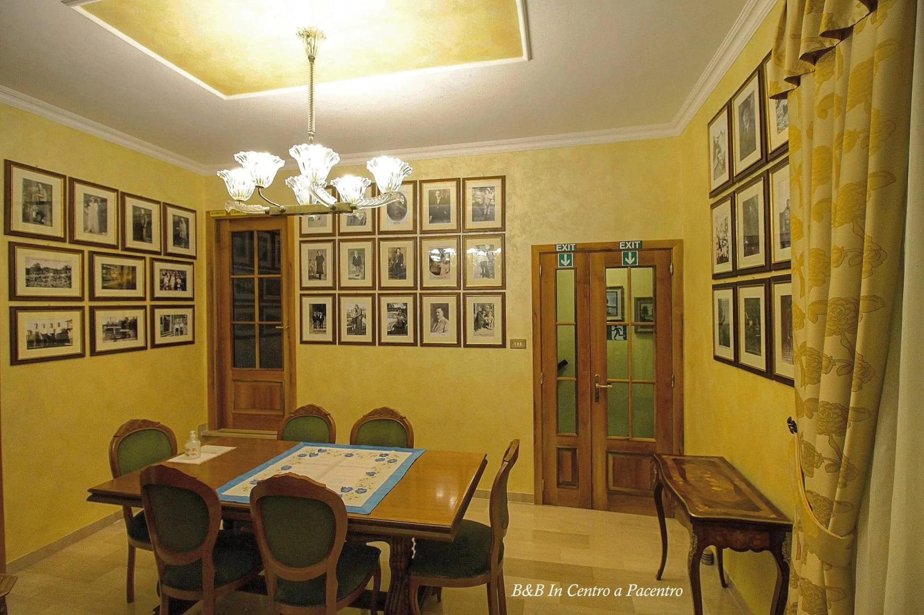 Lobby or reception in B&B In Centro a Pacentro