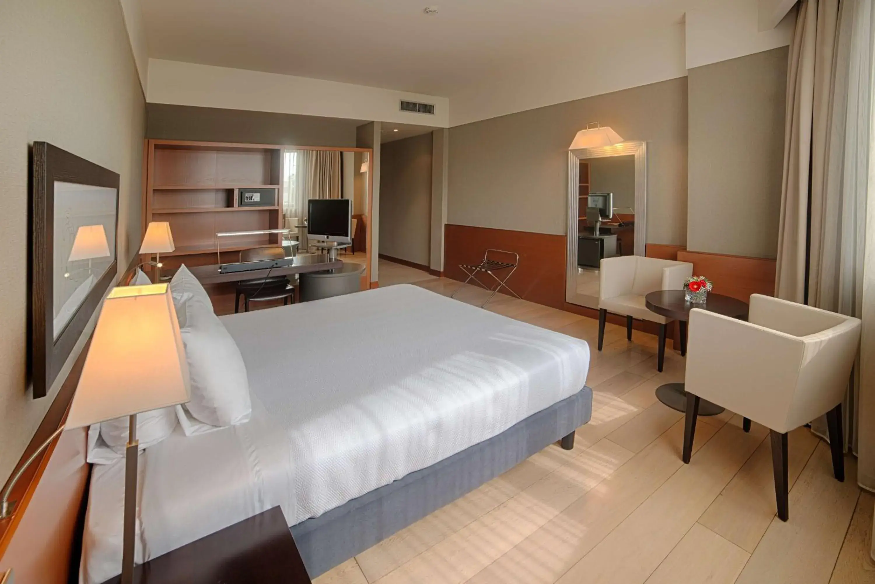 Photo of the whole room, Bed in NH Linate Photo of the whole room, Bed in NH Linate