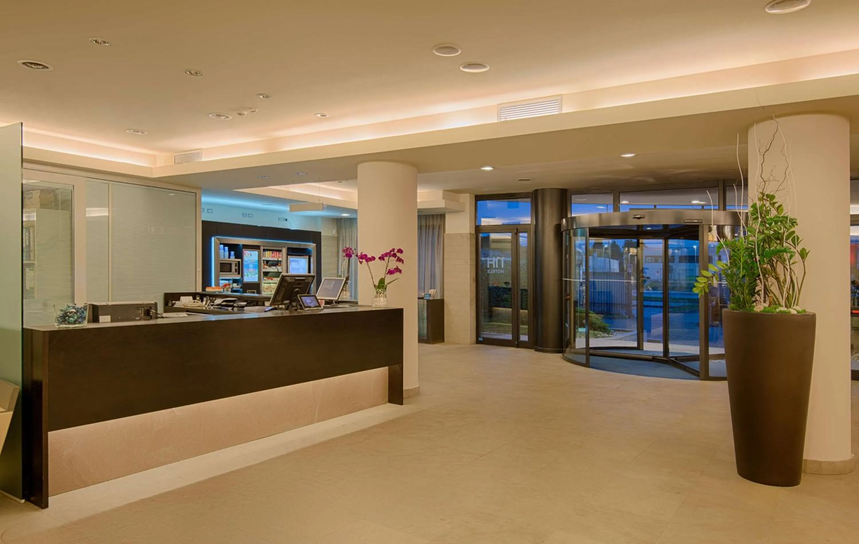 Lobby or reception in NH Linate