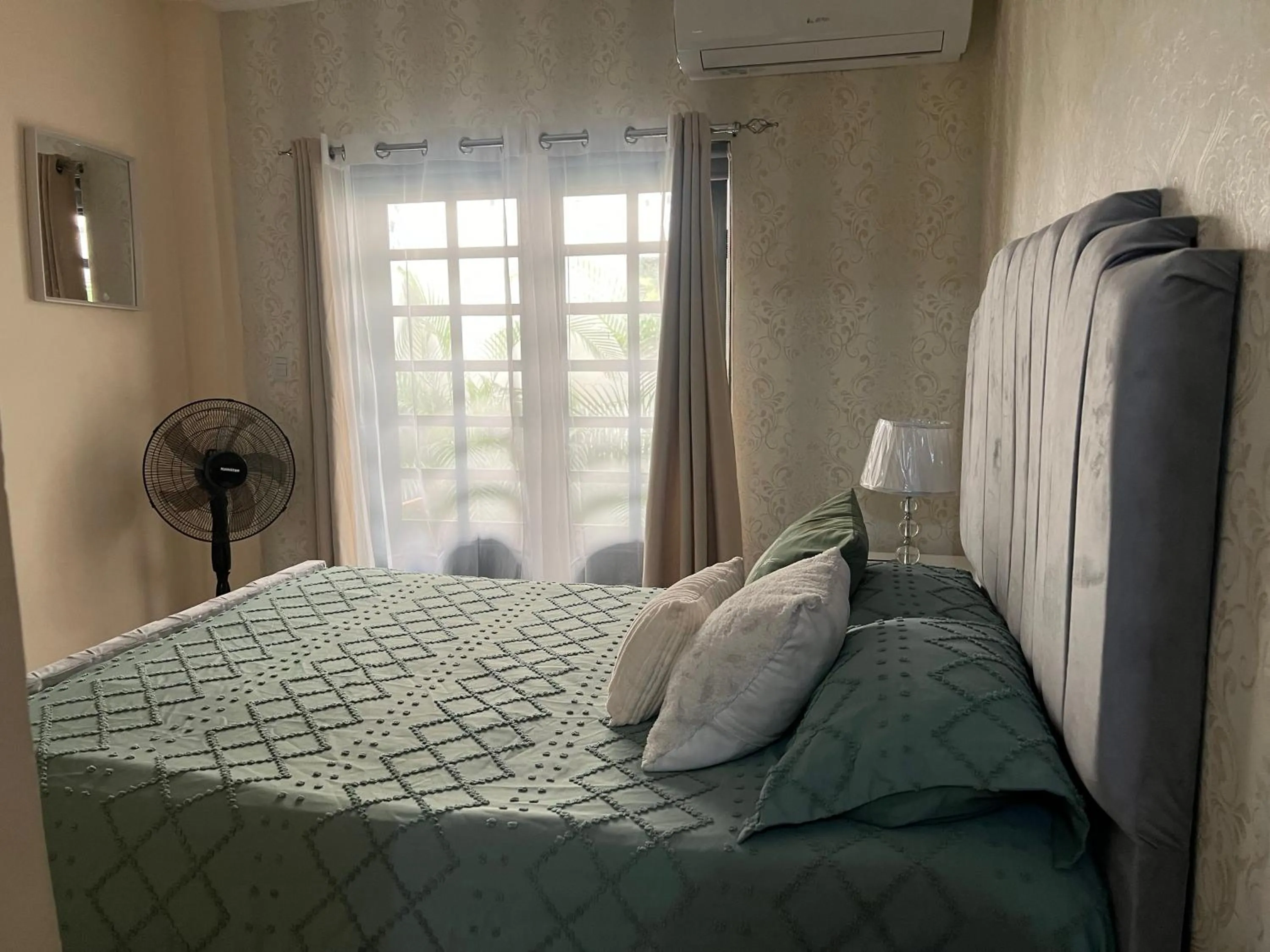 Colonial leyton apartment