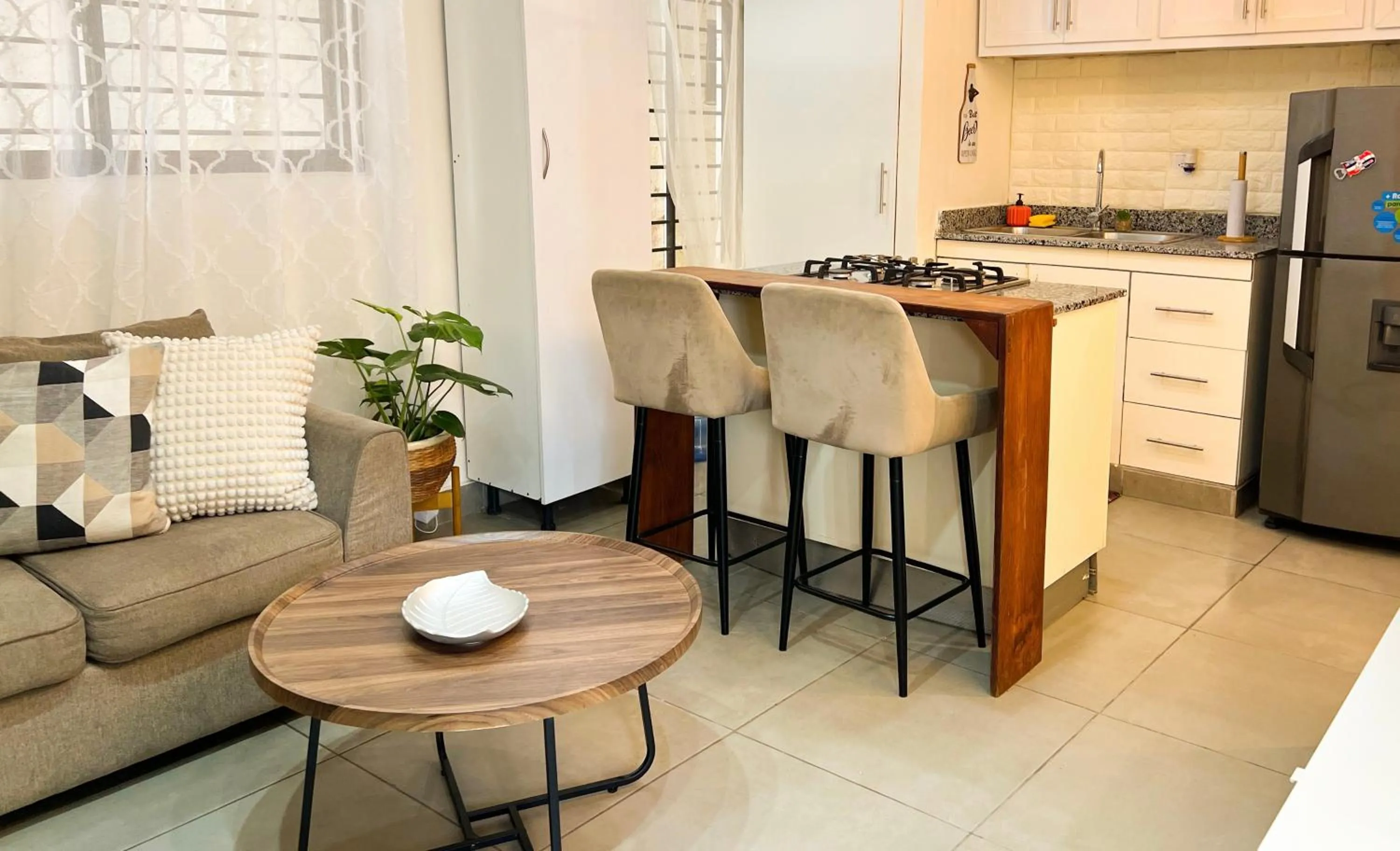 Colonial leyton apartment