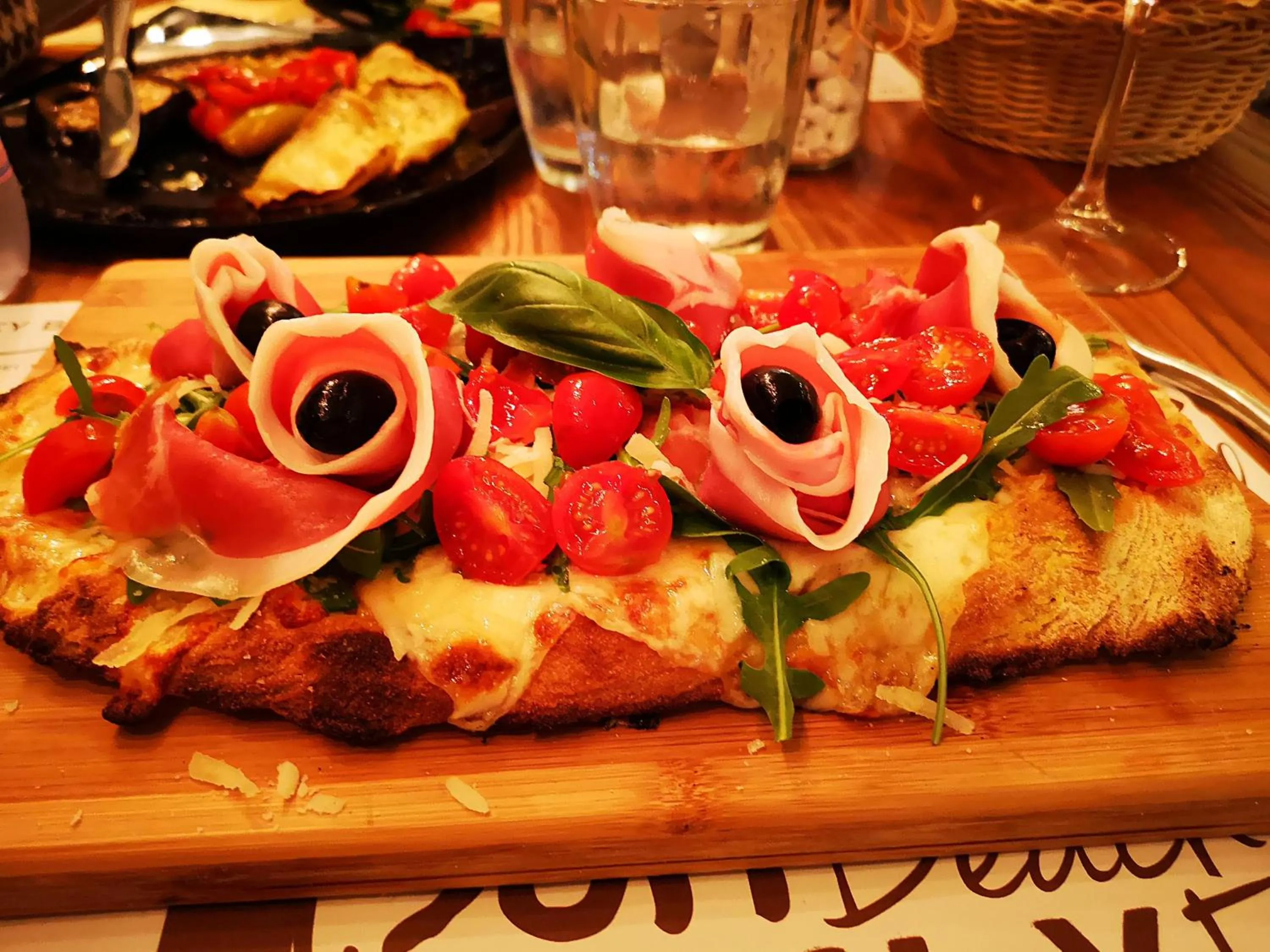 Restaurant/places to eat in Rey beach Club