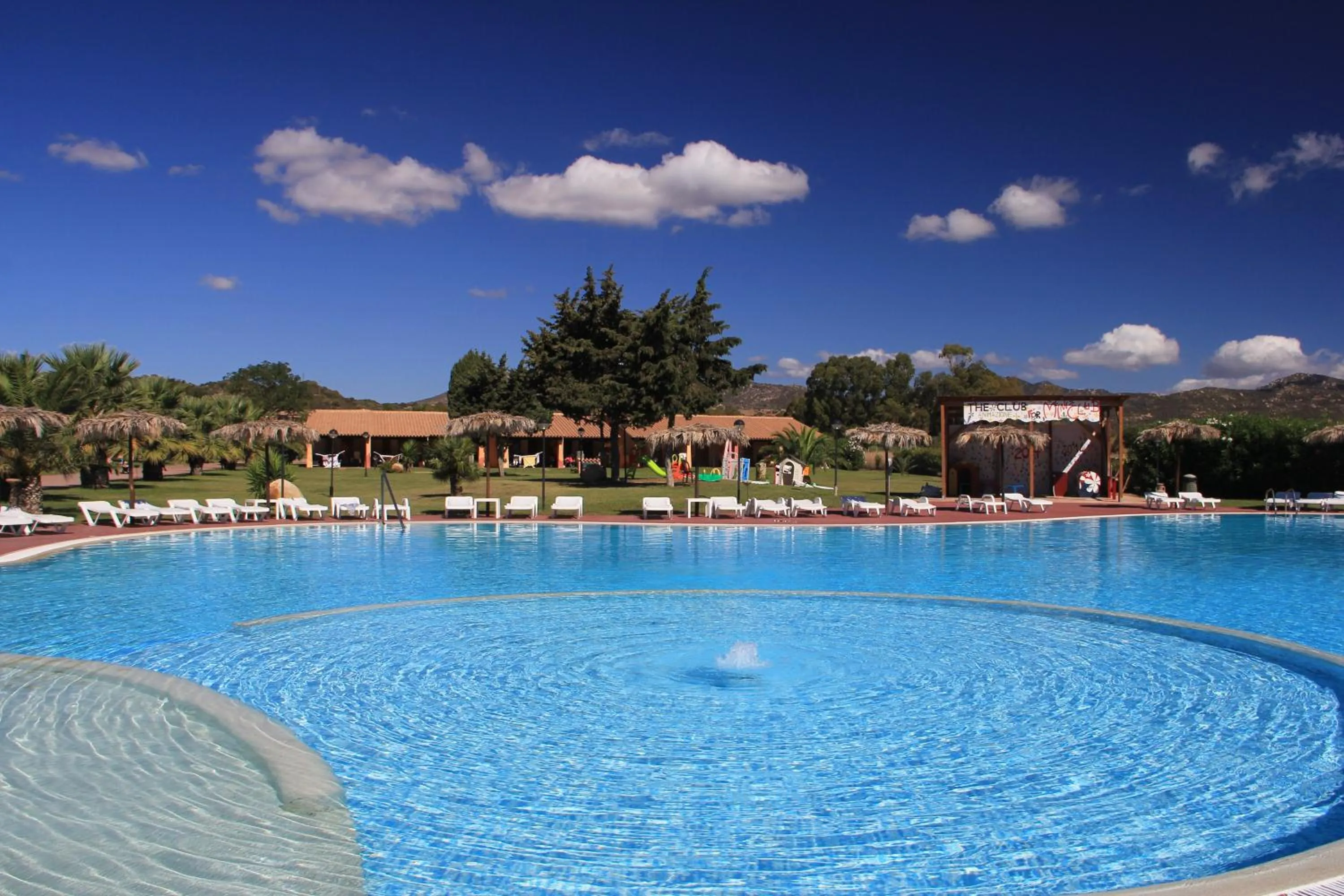 Swimming pool in Rey beach Club