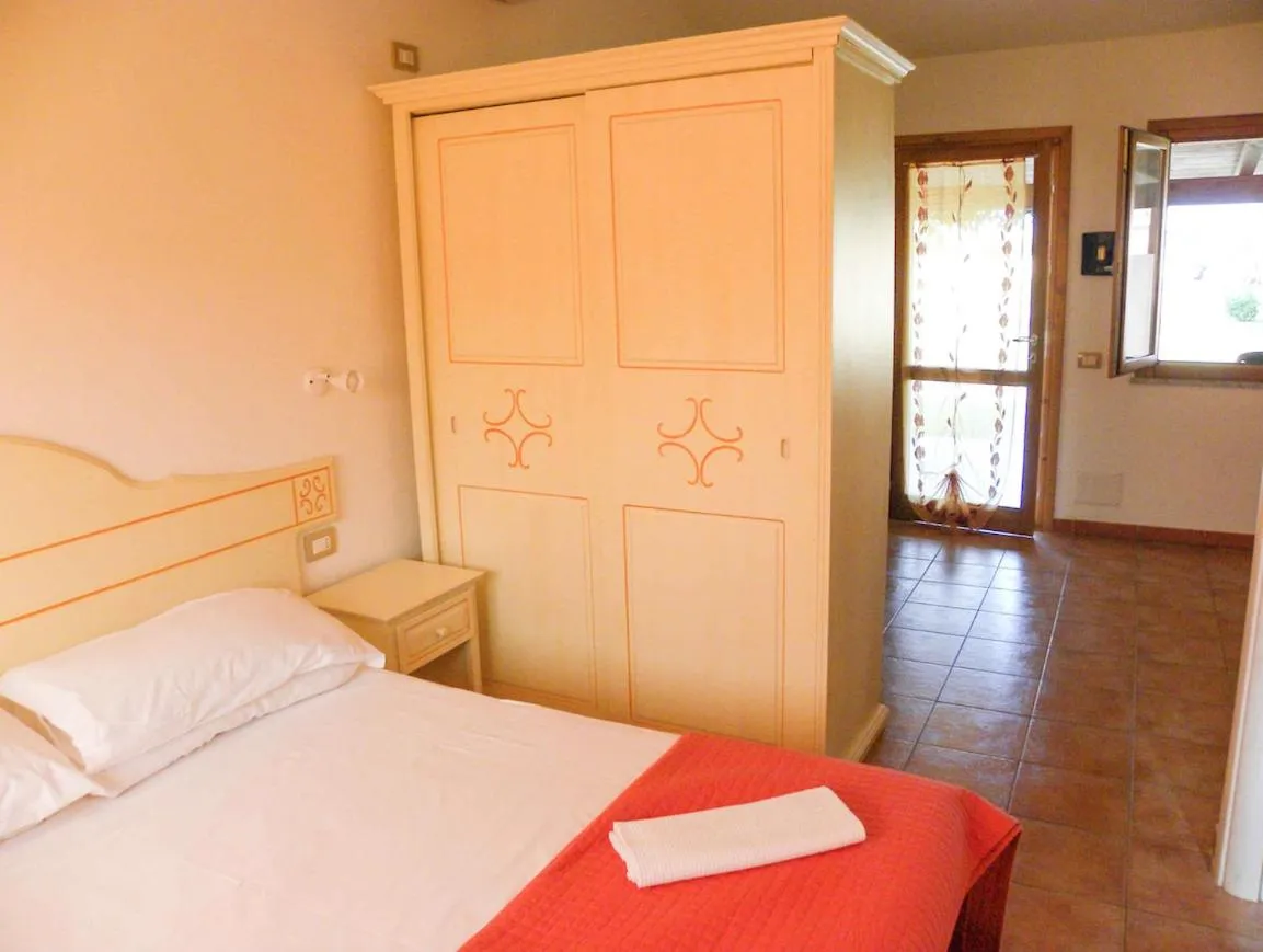 Bed in Rey beach Club