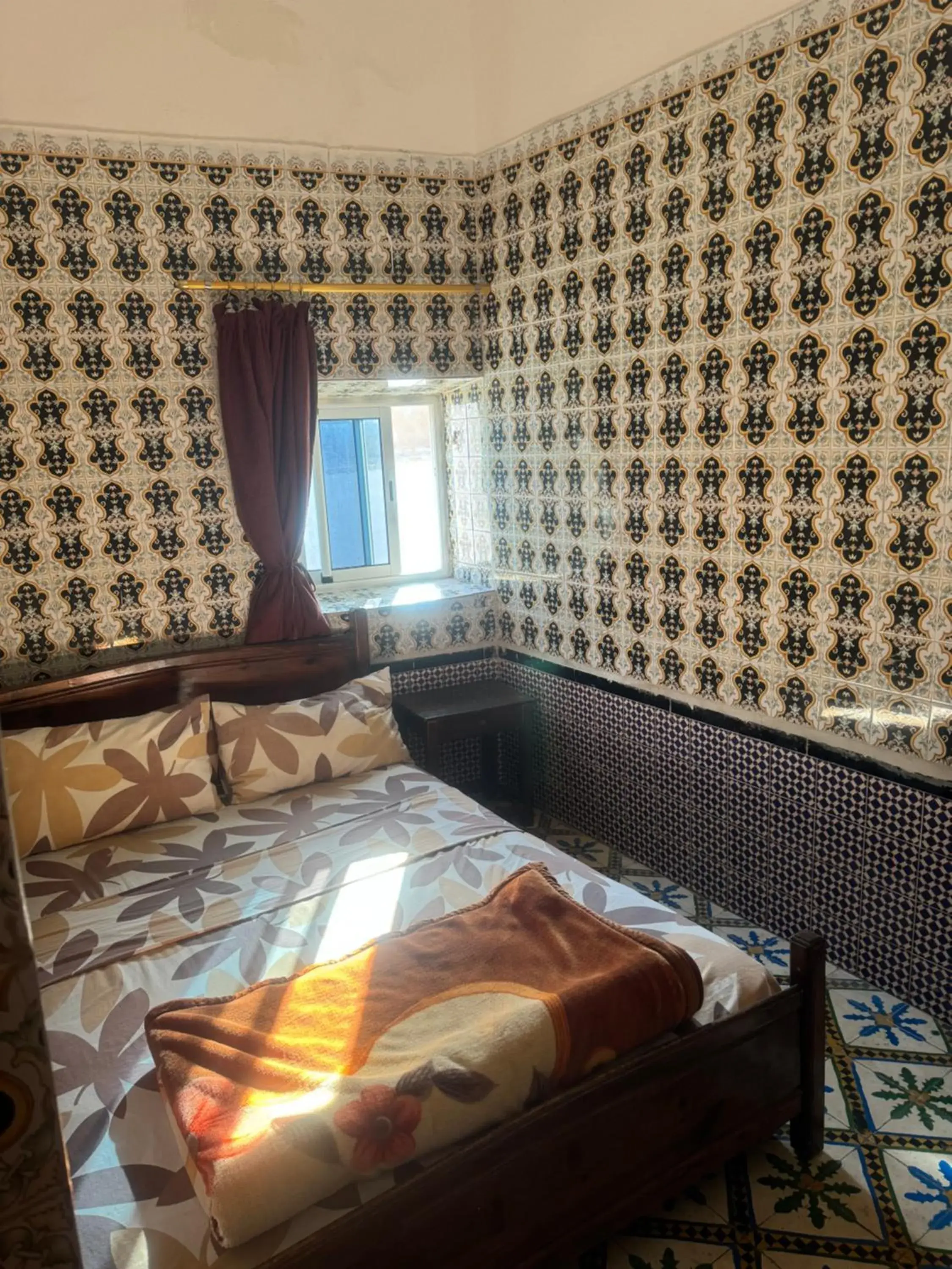 Standard Single Room with Shared Bathroom - single occupancy in Hotel majestc Standard Single Room with Shared Bathroom - single occupancy in Hotel majestc