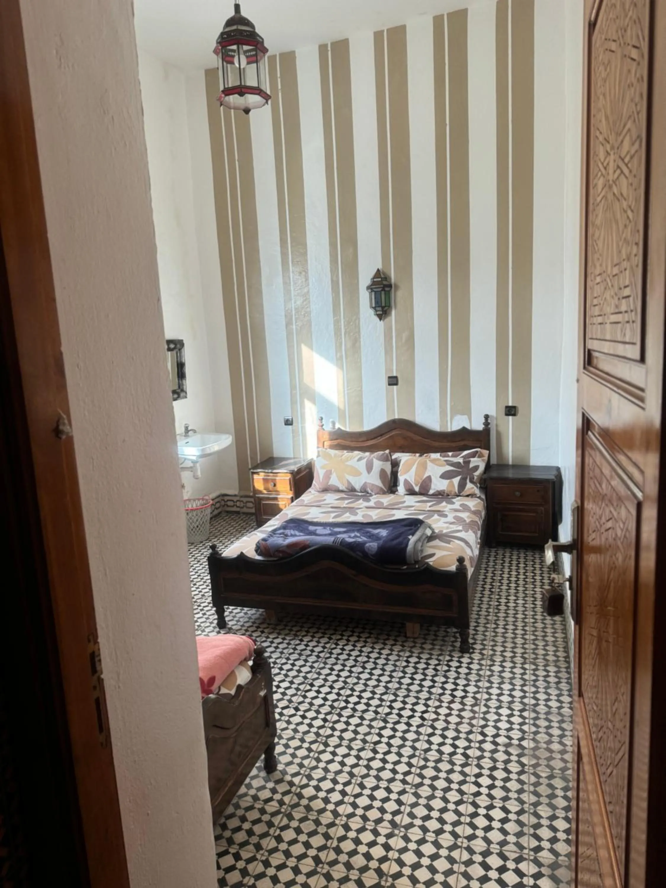 Budget Double Room in Hotel majestc