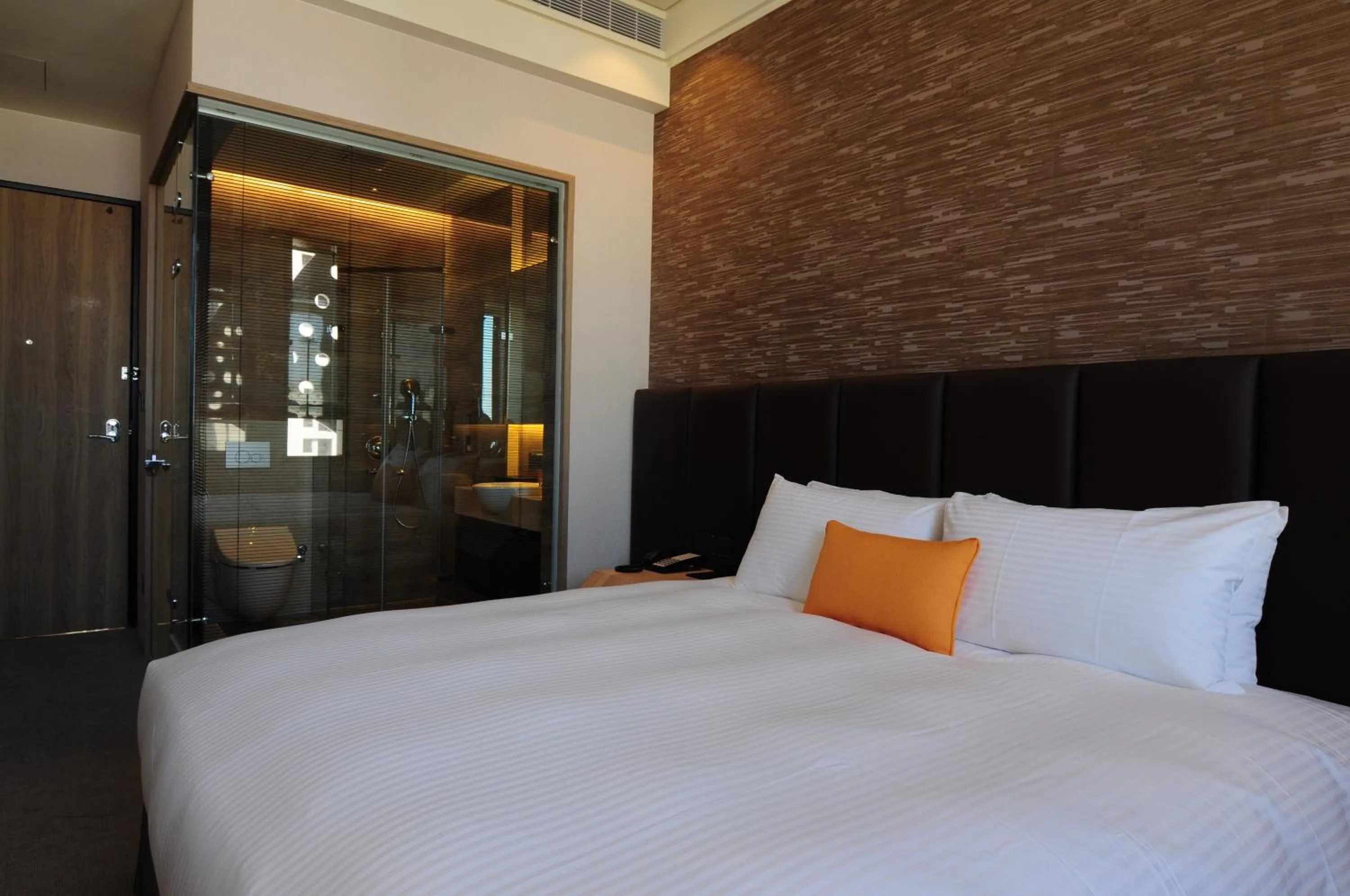 Photo of the whole room, Bed in Treeart Hotel