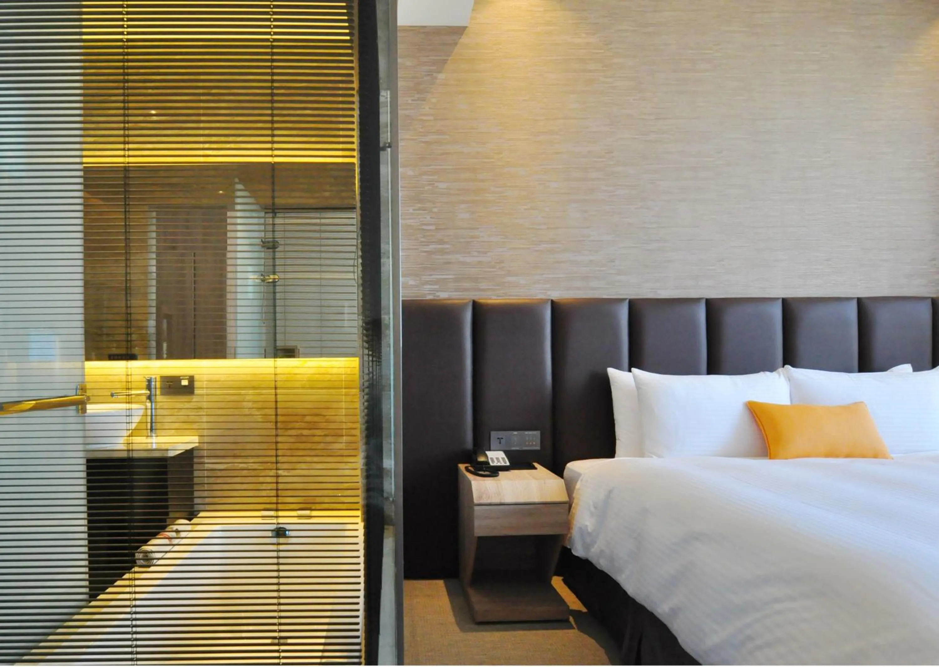 Photo of the whole room, Bed in Treeart Hotel