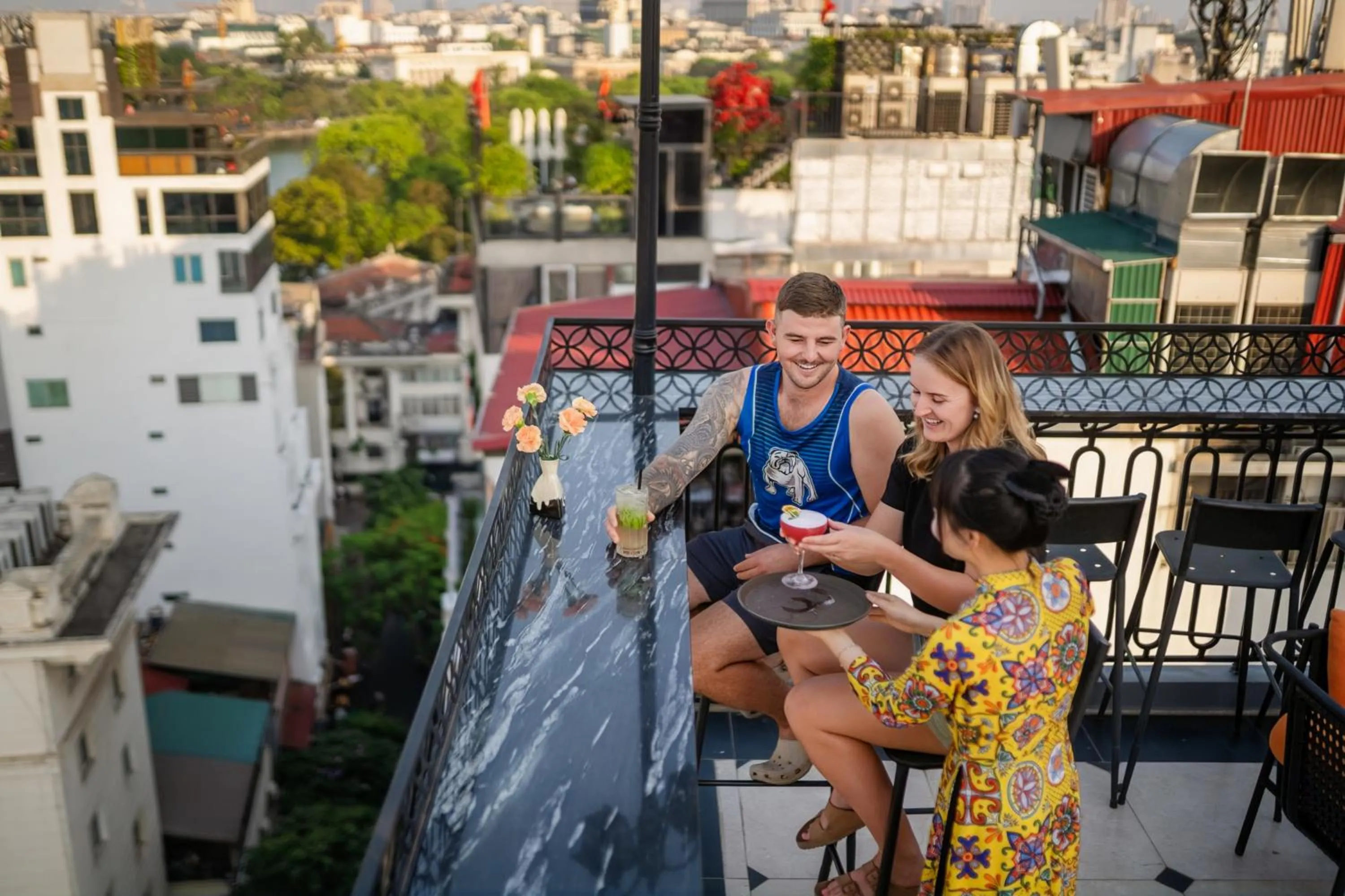 Lounge or bar in Sunline Central Hotel