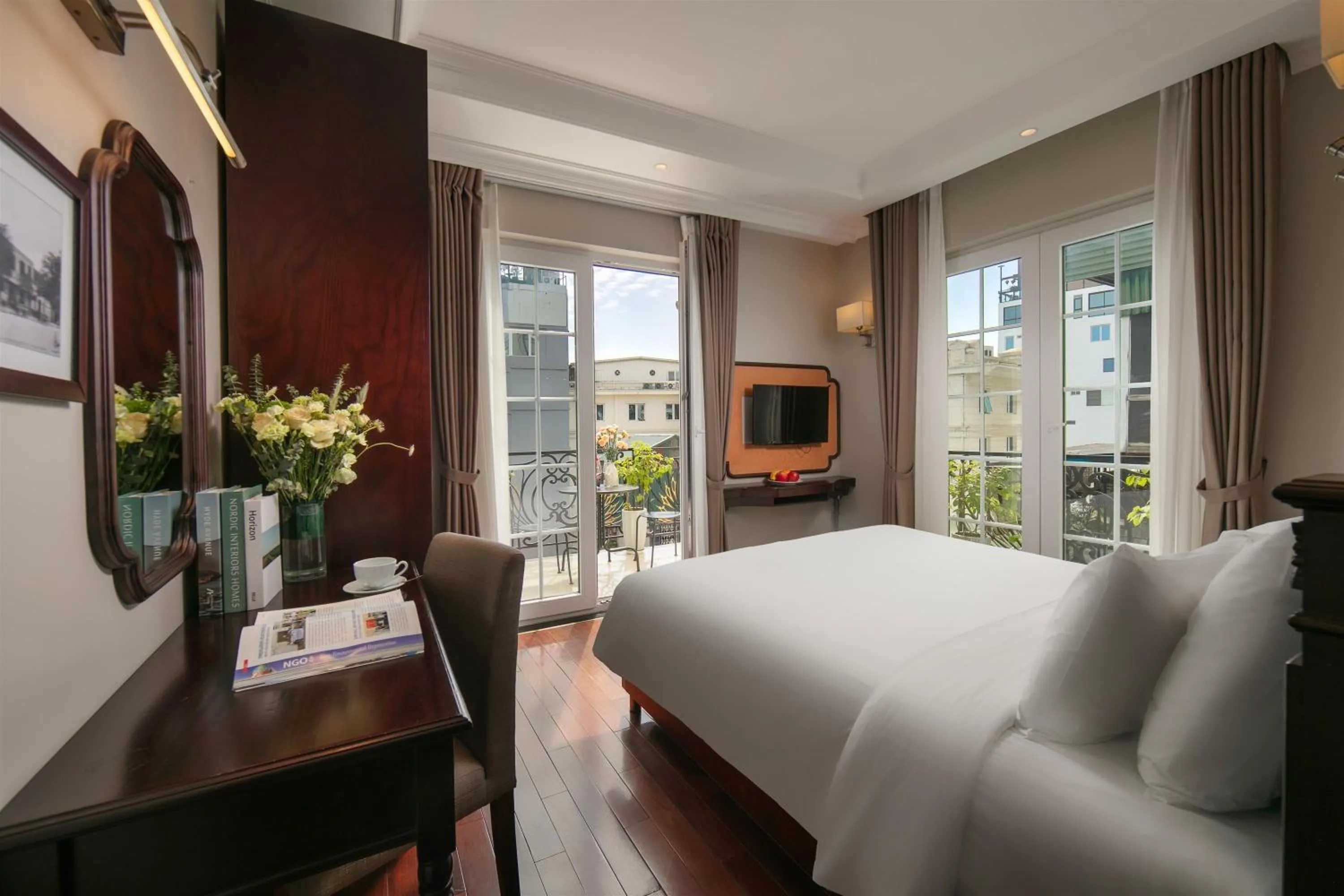 Photo of the whole room, Bed in Sunline Central Hotel