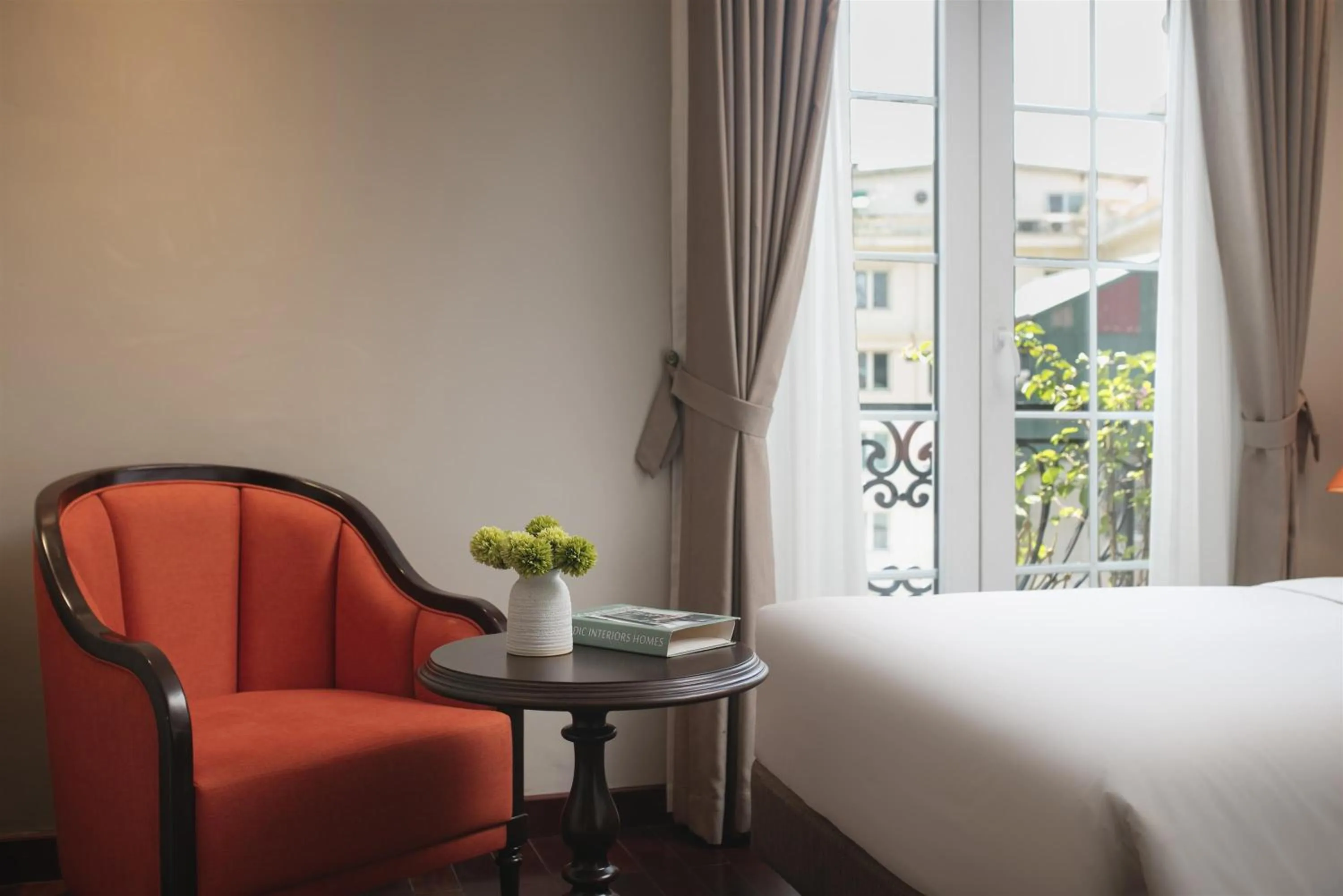 Photo of the whole room, Bed in Sunline Central Hotel