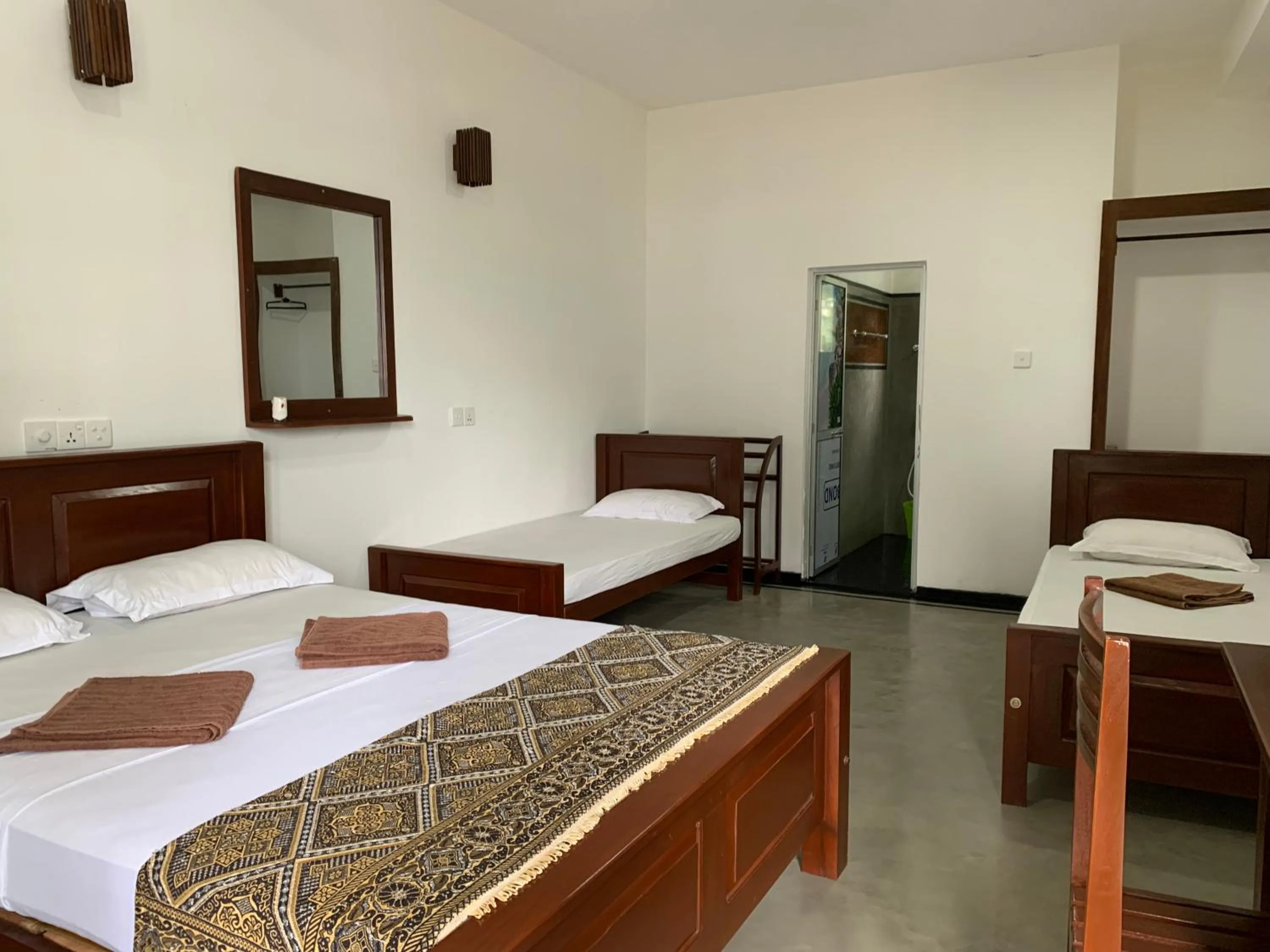 Bed in Ceylon Surf Guest and Restaurant