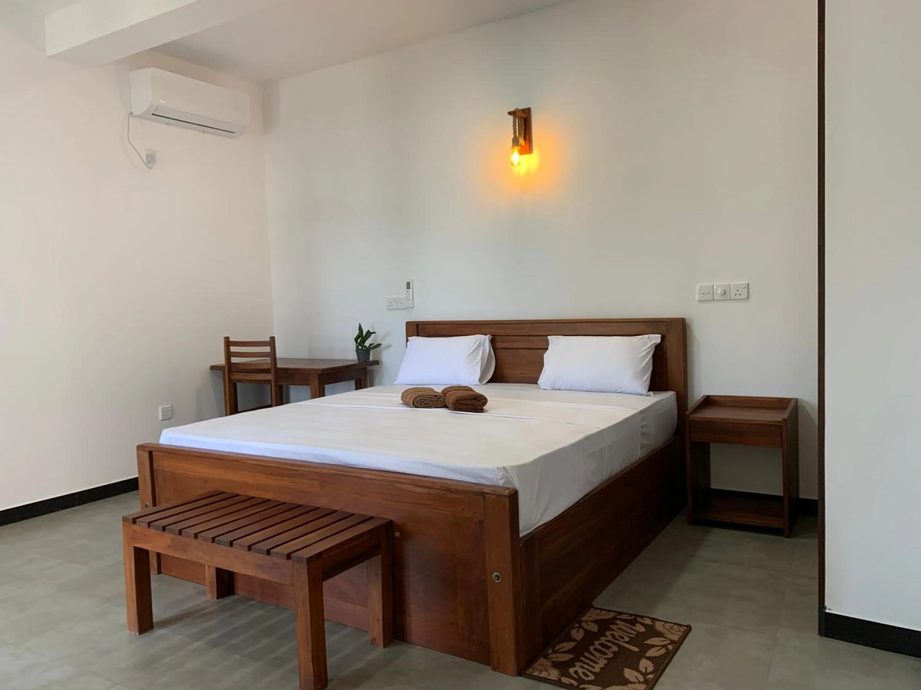 Bed in Ceylon Surf Guest and Restaurant