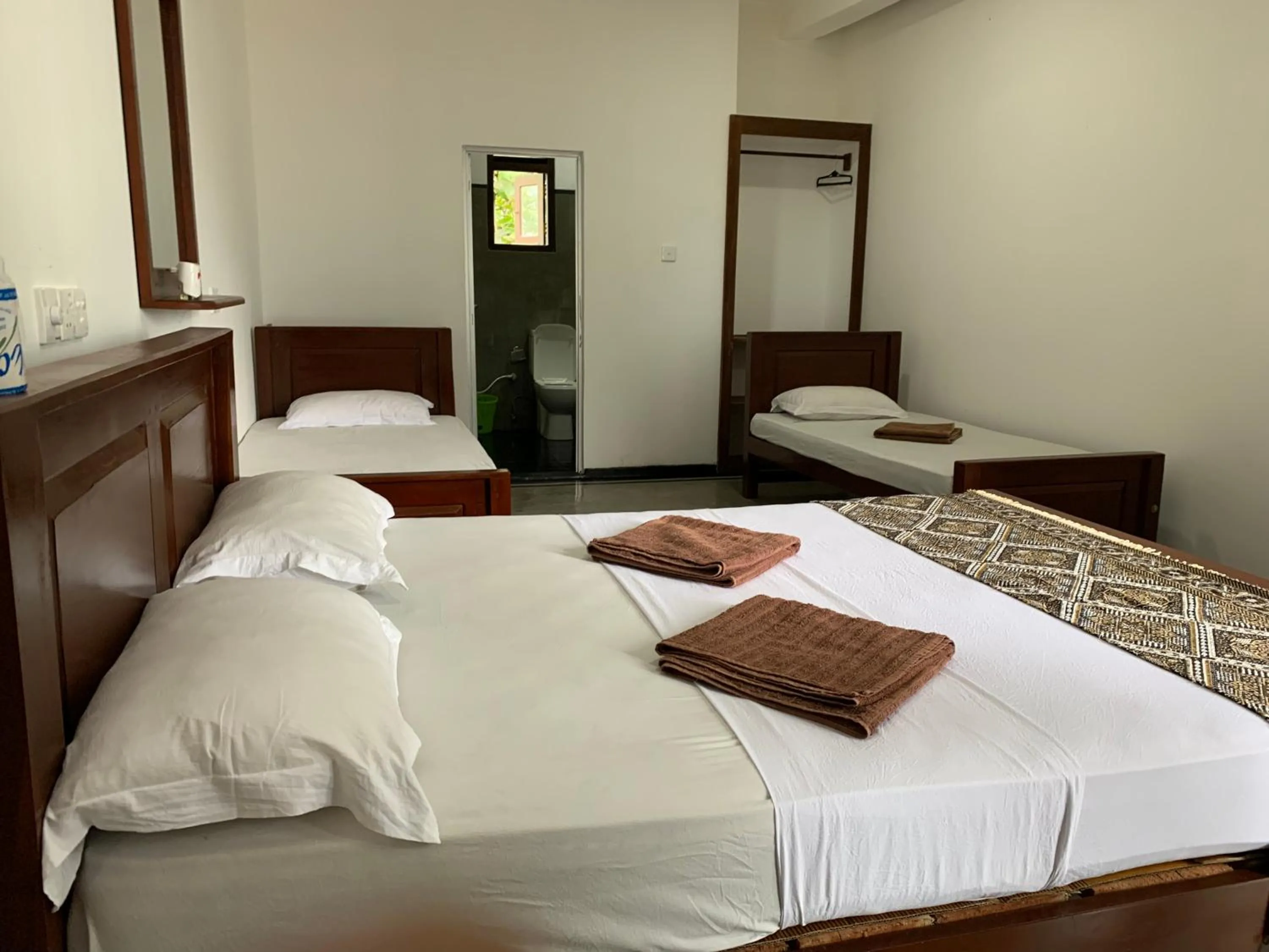 Bed in Ceylon Surf Guest and Restaurant