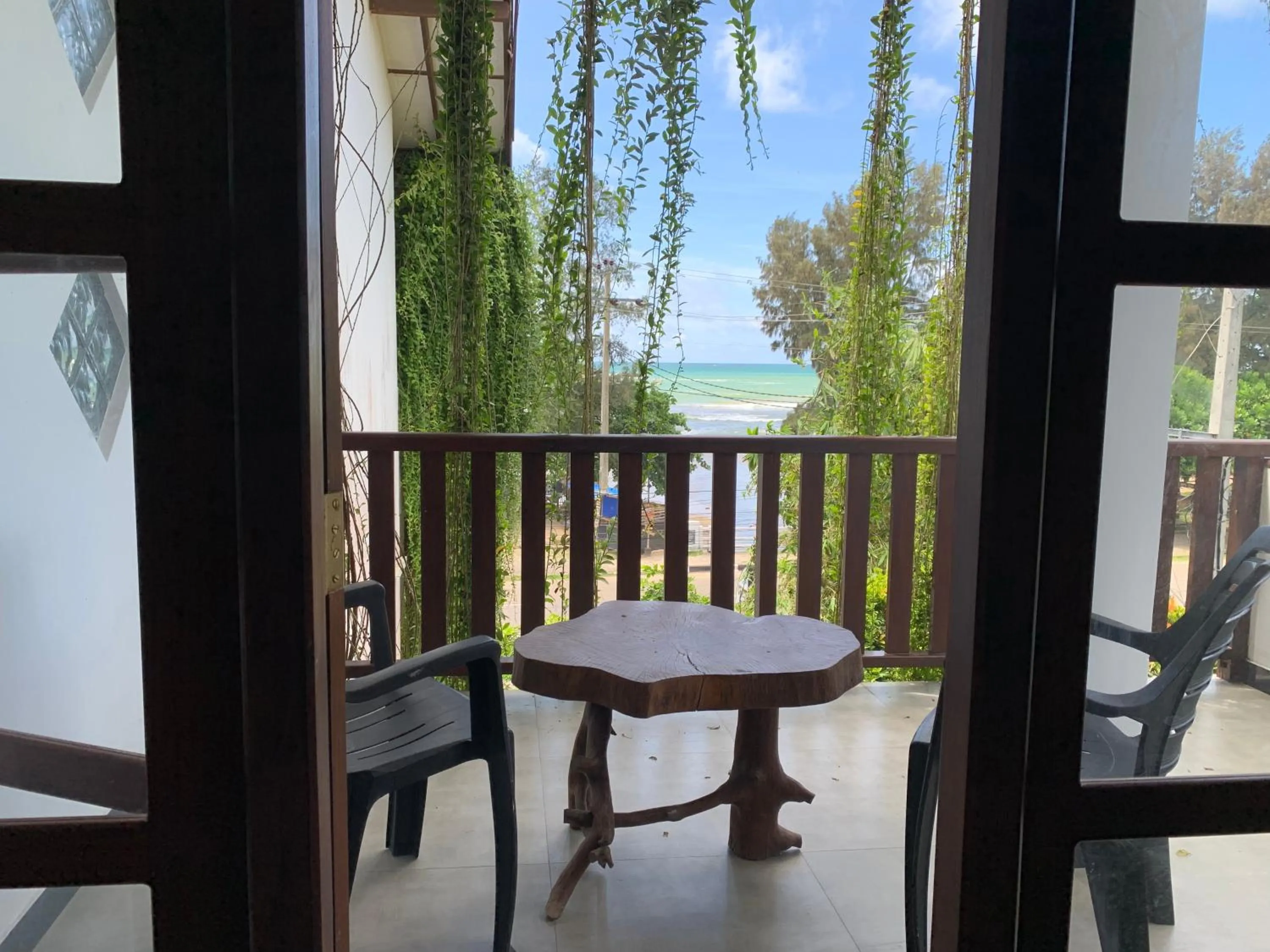 Ceylon Surf Guest and Restaurant