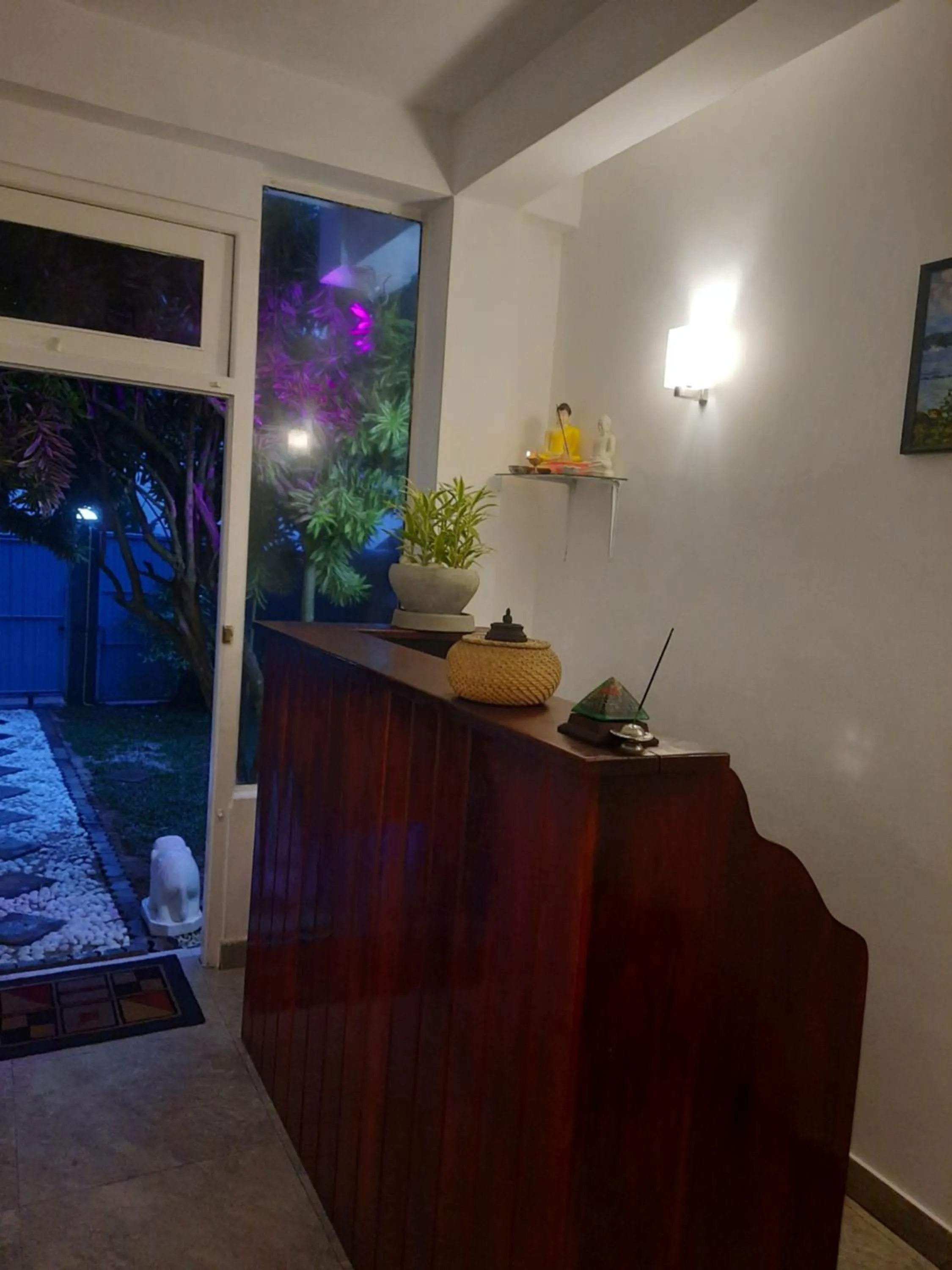 White Surfing Beach Resort