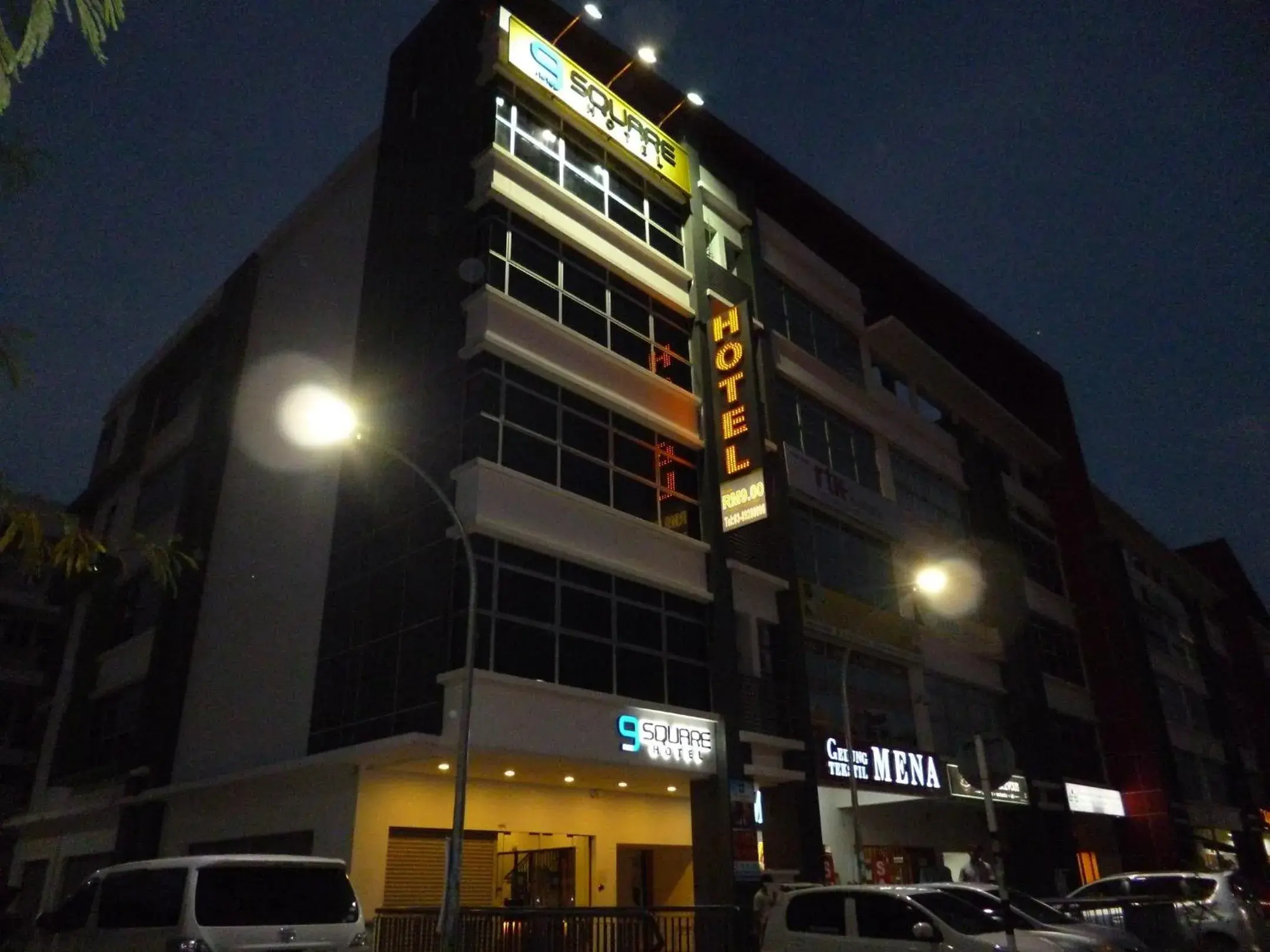 Facade/entrance in 9 Square Hotel - Bandar Baru Bangi Facade/entrance in 9 Square Hotel - Bandar Baru Bangi