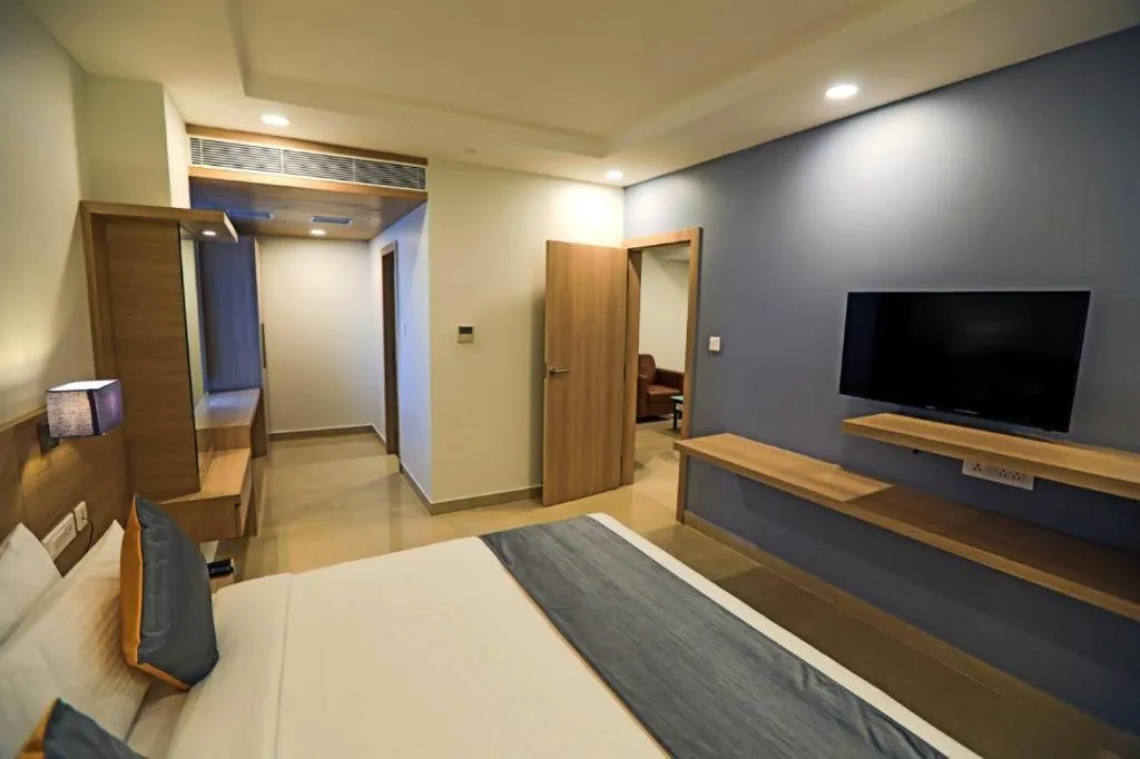 TV and multimedia, Bed in PP Residency
