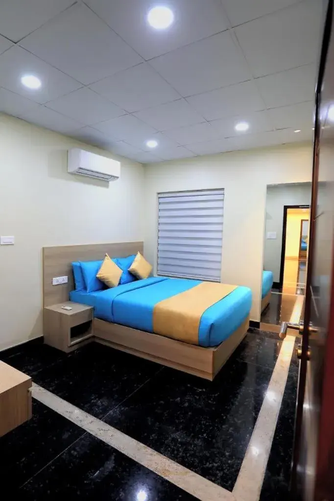 Photo of the whole room, Bed in PP Residency Photo of the whole room, Bed in PP Residency