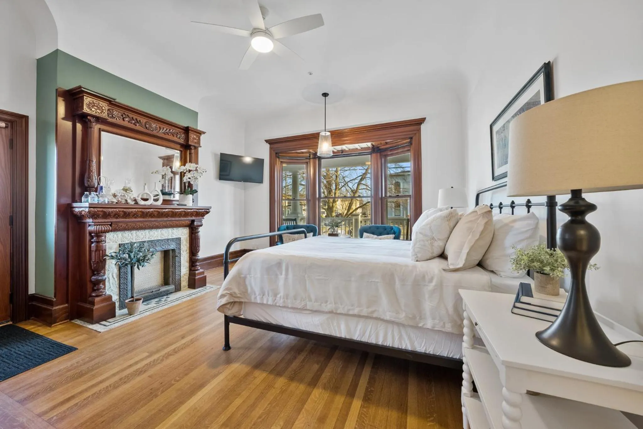 Bedroom, Bed in The Washington Downtown Boutique Hotel
