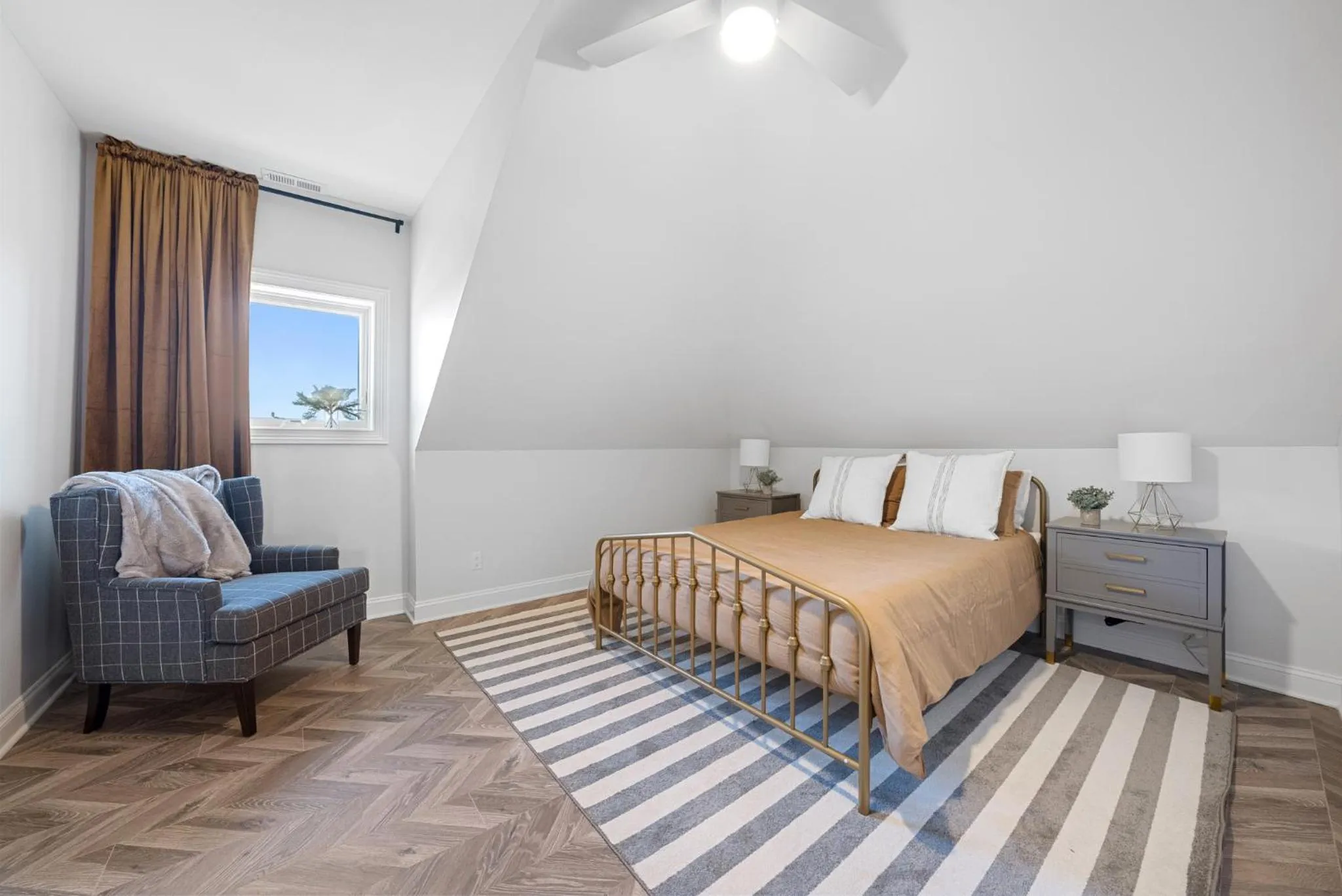 Bed in The Washington Downtown Boutique Hotel