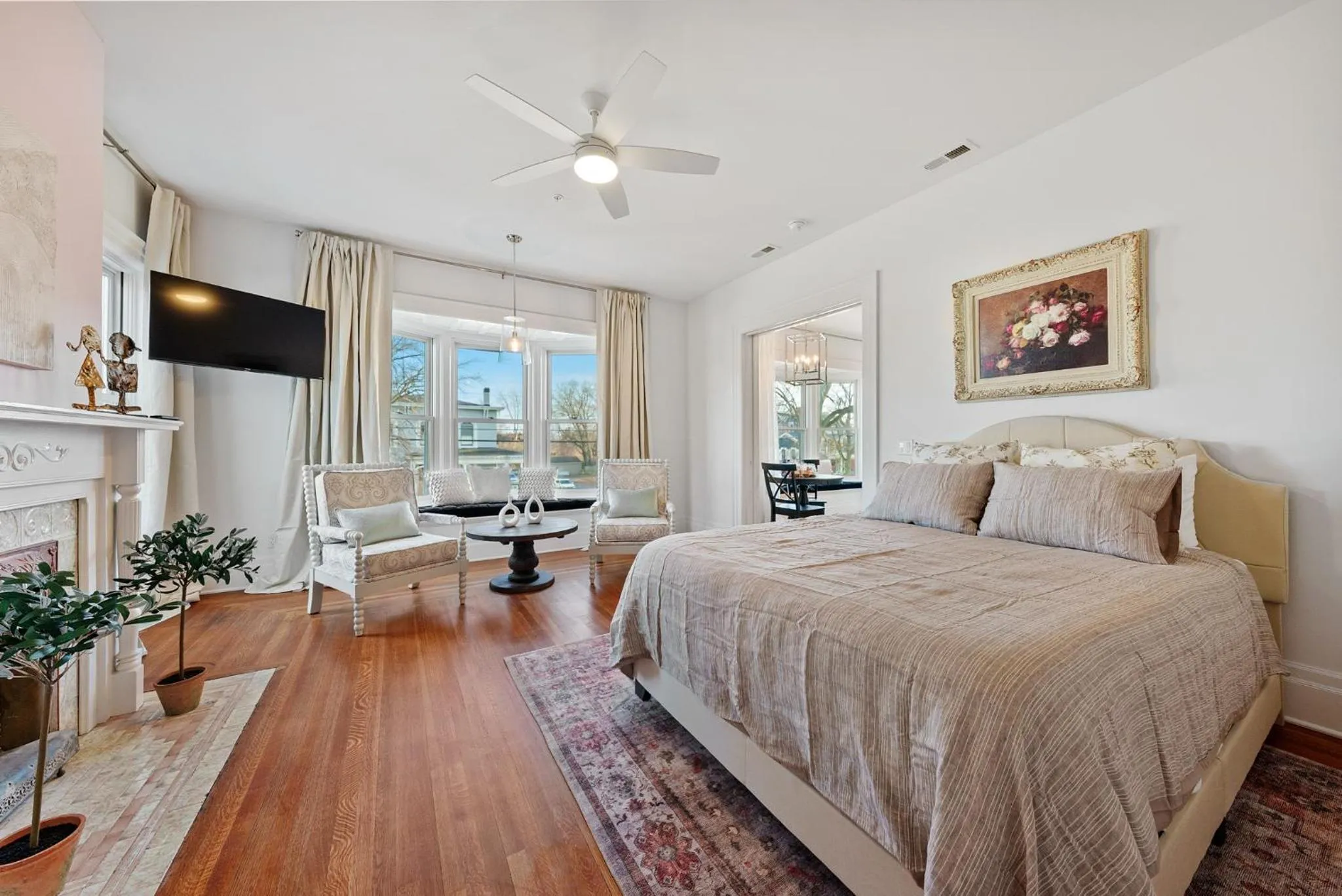 TV and multimedia, Bed in The Washington Downtown Boutique Hotel