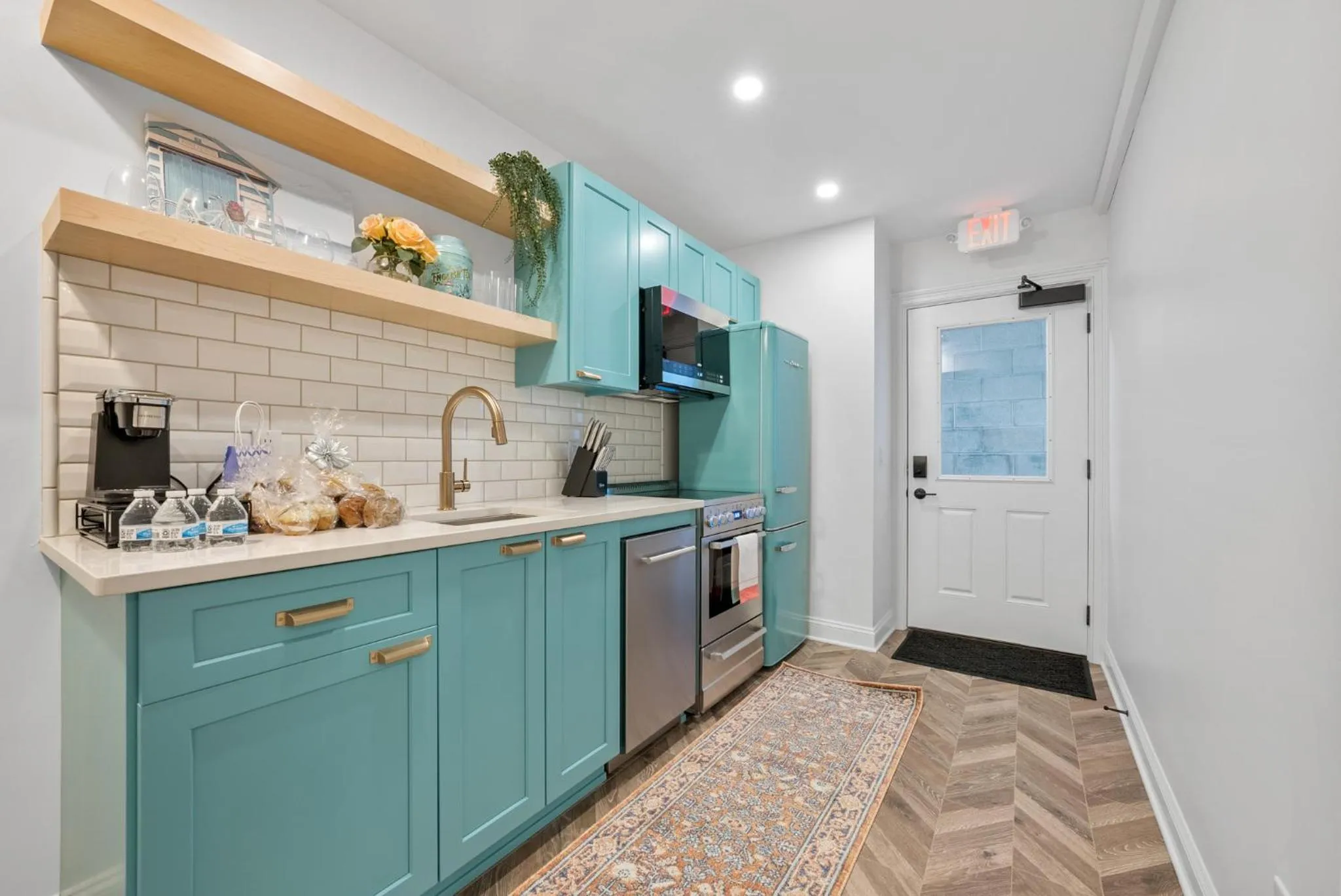 Kitchen or kitchenette in The Washington Downtown Boutique Hotel