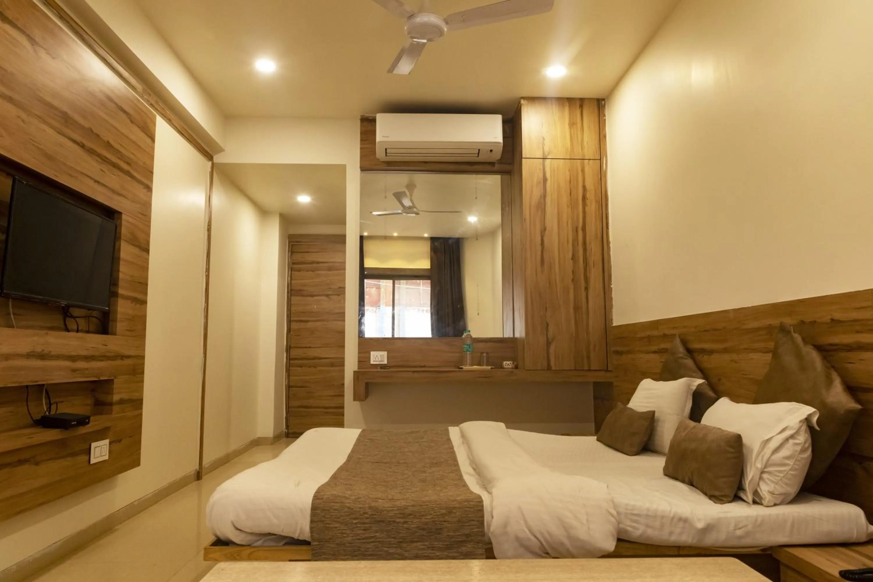 Bedroom, Bed in Adarsh Palace Hotel Near Bhopal Railway Station and Nadra Bus Stand Bhopal