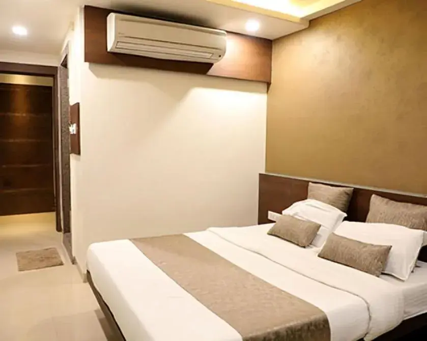 Bed in Adarsh Palace Hotel Near Bhopal Railway Station and Nadra Bus Stand Bhopal Bed in Adarsh Palace Hotel Near Bhopal Railway Station and Nadra Bus Stand Bhopal