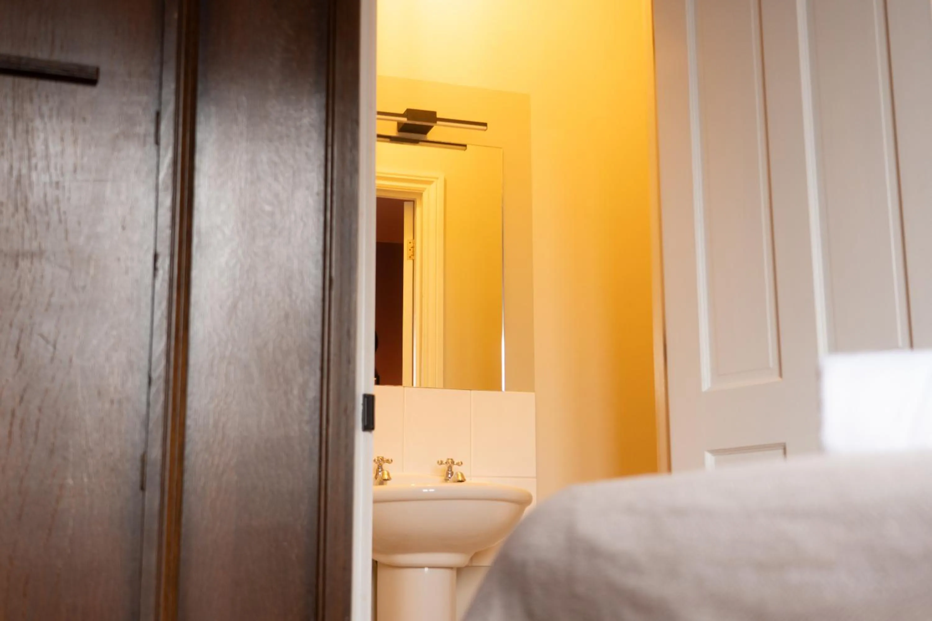 Bathroom, Bed in The Duke Hotel