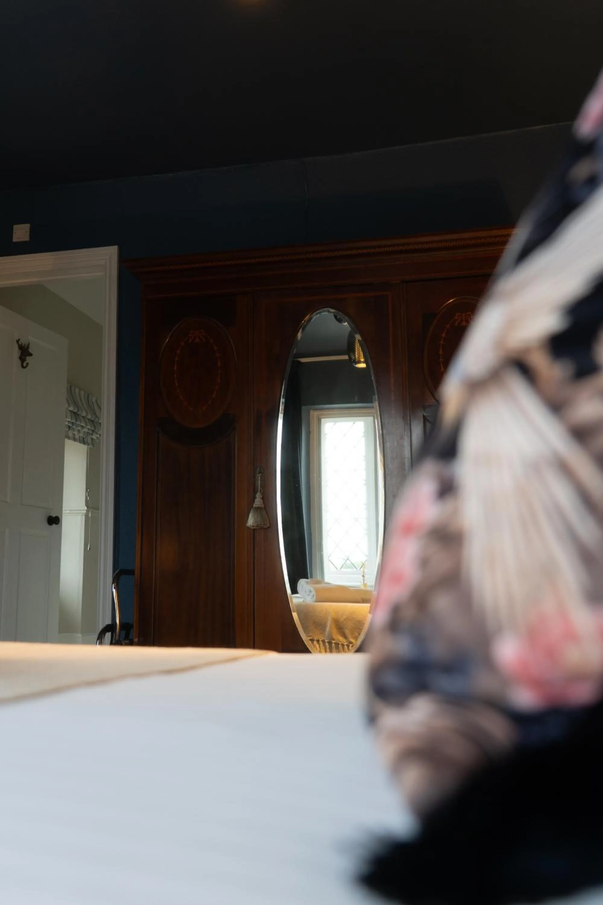 wardrobe, Bed in The Duke Hotel