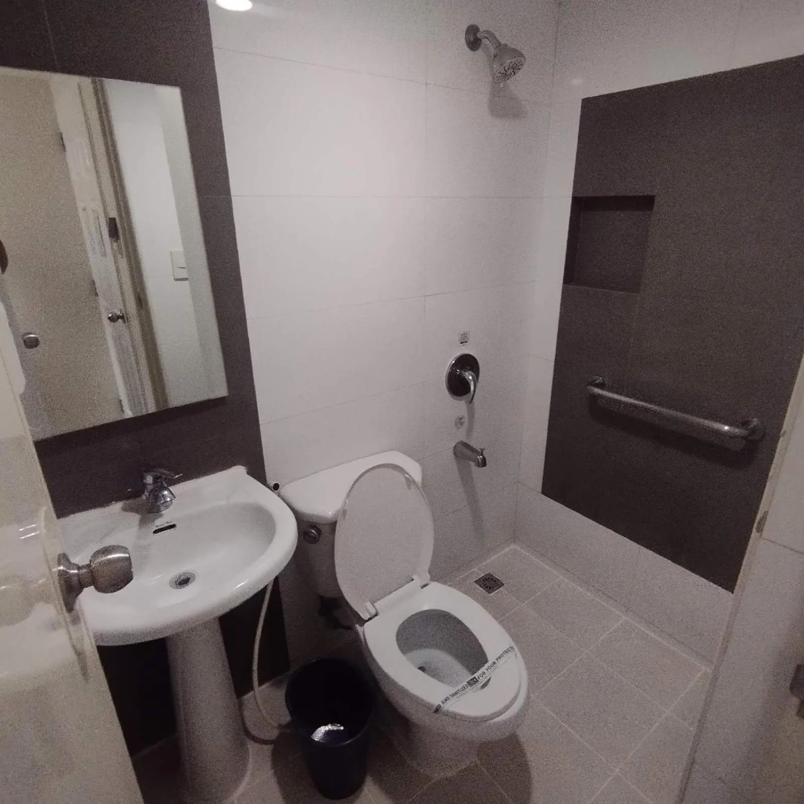 Bathroom in Hotel Sogo - Bagong Barrio, Caloocan
