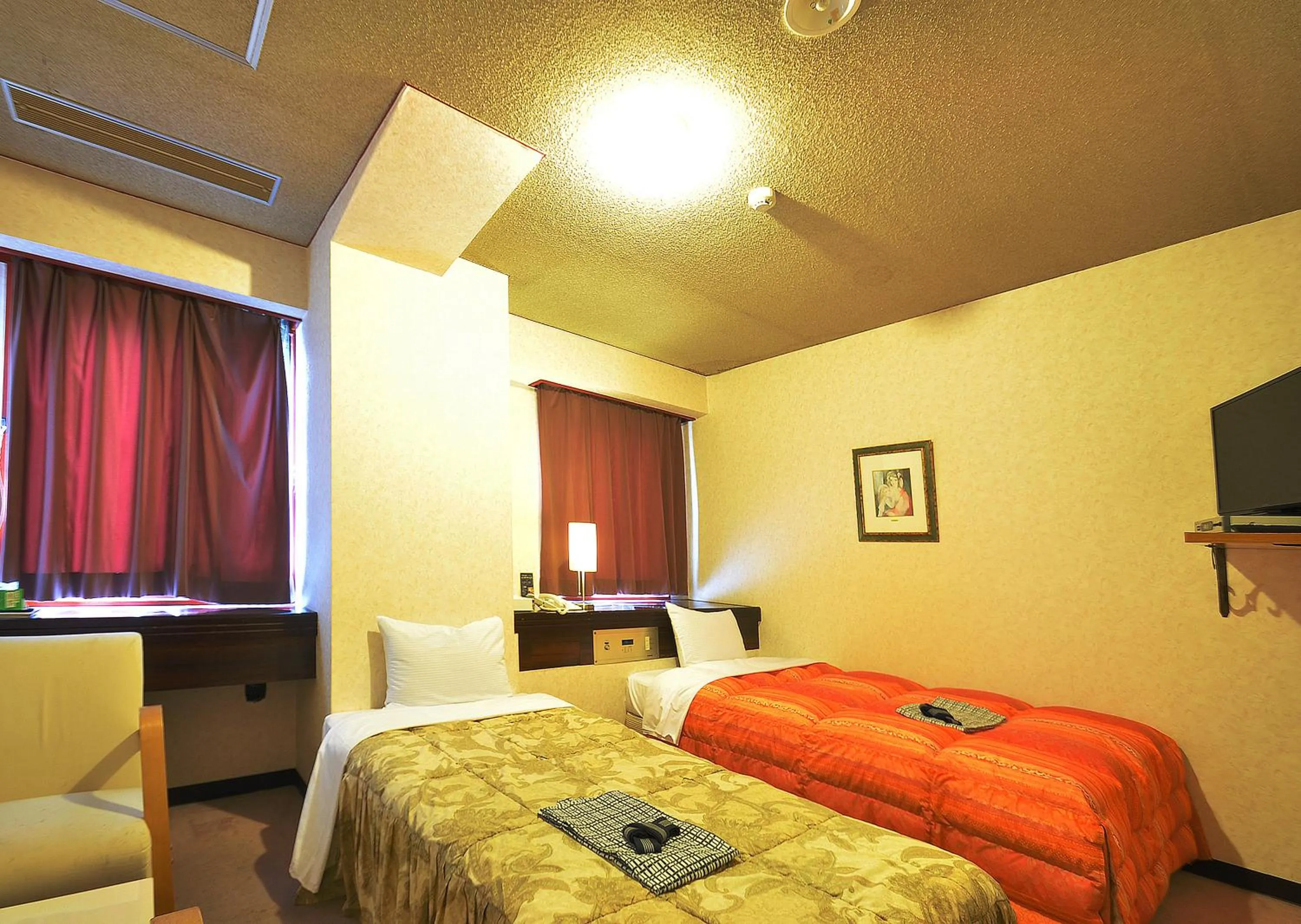 Photo of the whole room, Bed in Business Hotel Atelier