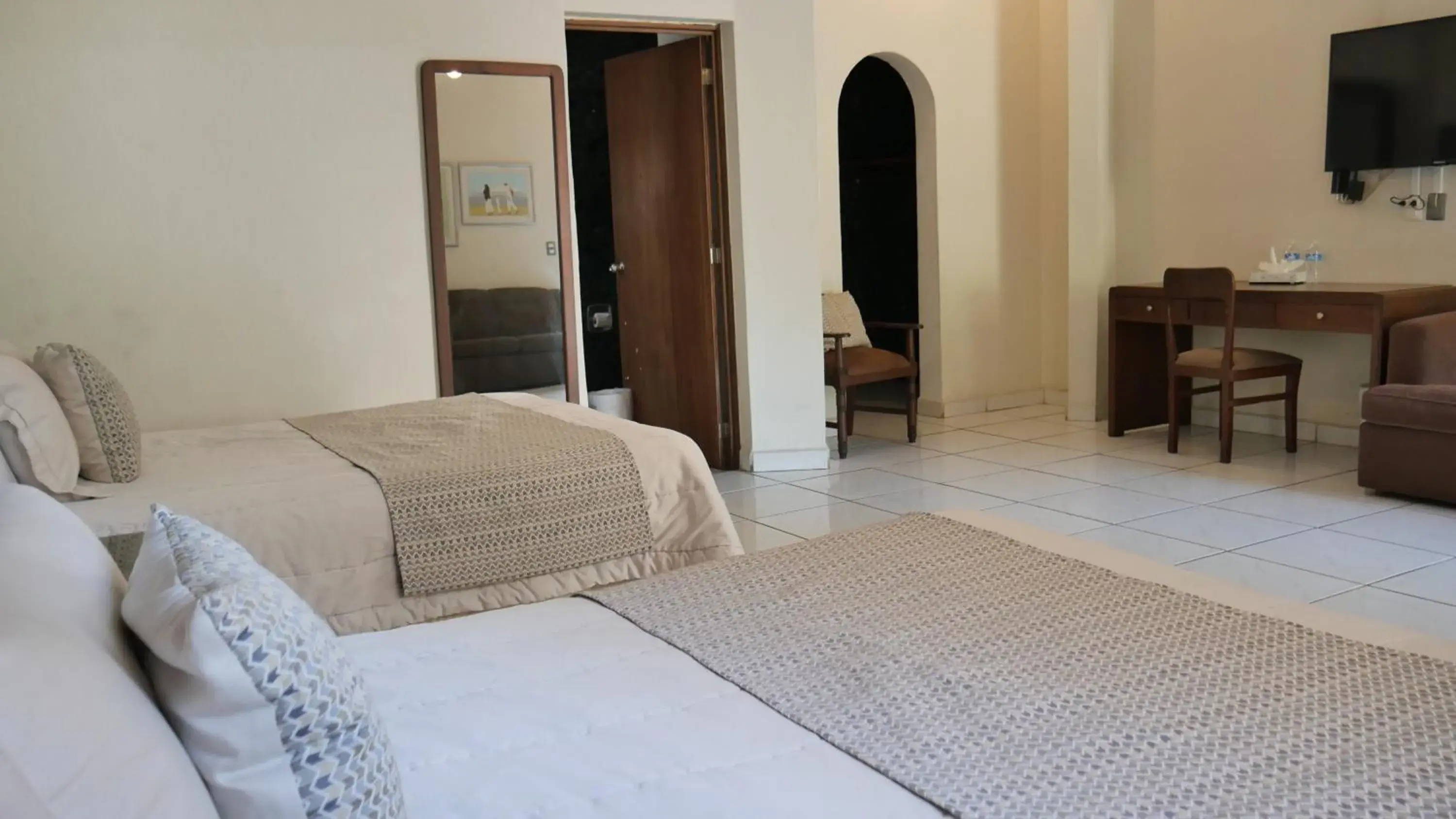 Deluxe Twin Room in Hotel Hacienda las Higueras Deluxe Twin Room in Hotel Hacienda las Higueras
