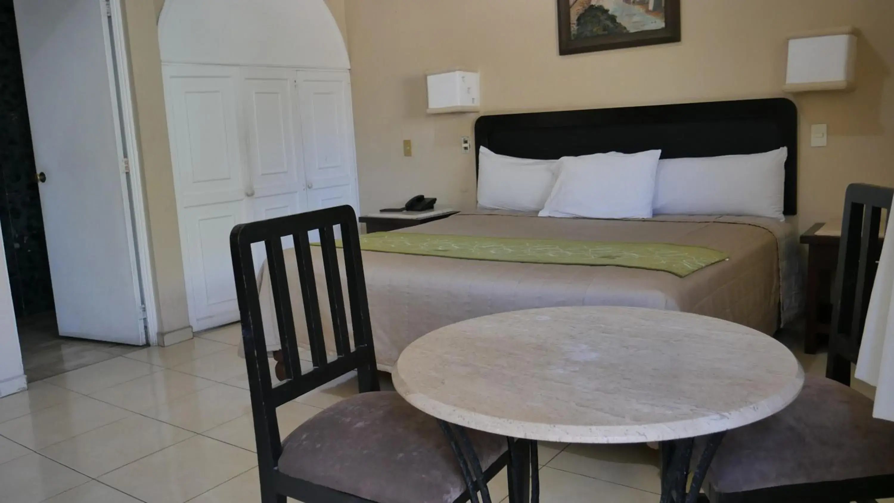 Economy Double Room in Hotel Hacienda las Higueras Economy Double Room in Hotel Hacienda las Higueras