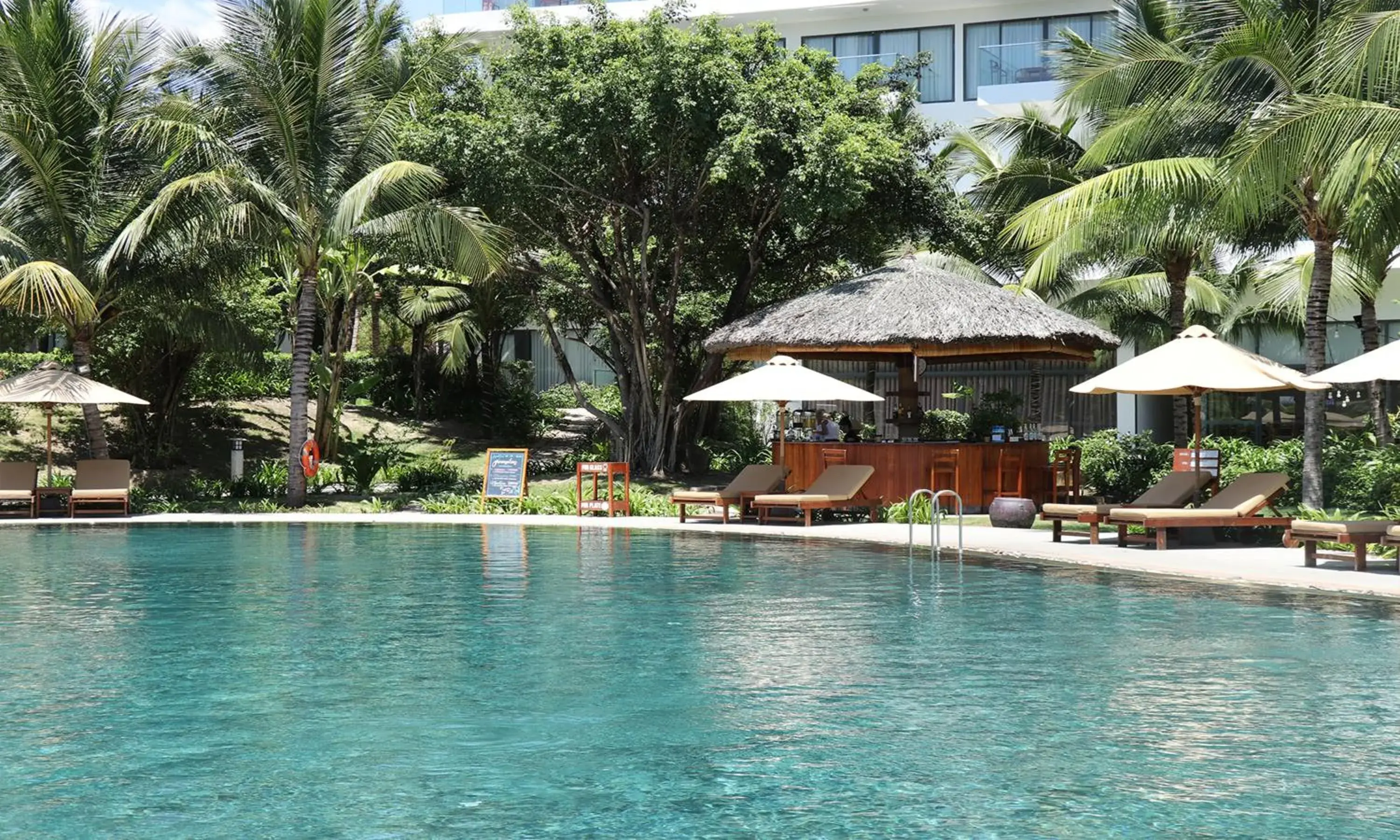 Lounge or bar in Cam Ranh Riviera Beach Resort & Spa Lounge or bar in Cam Ranh Riviera Beach Resort & Spa