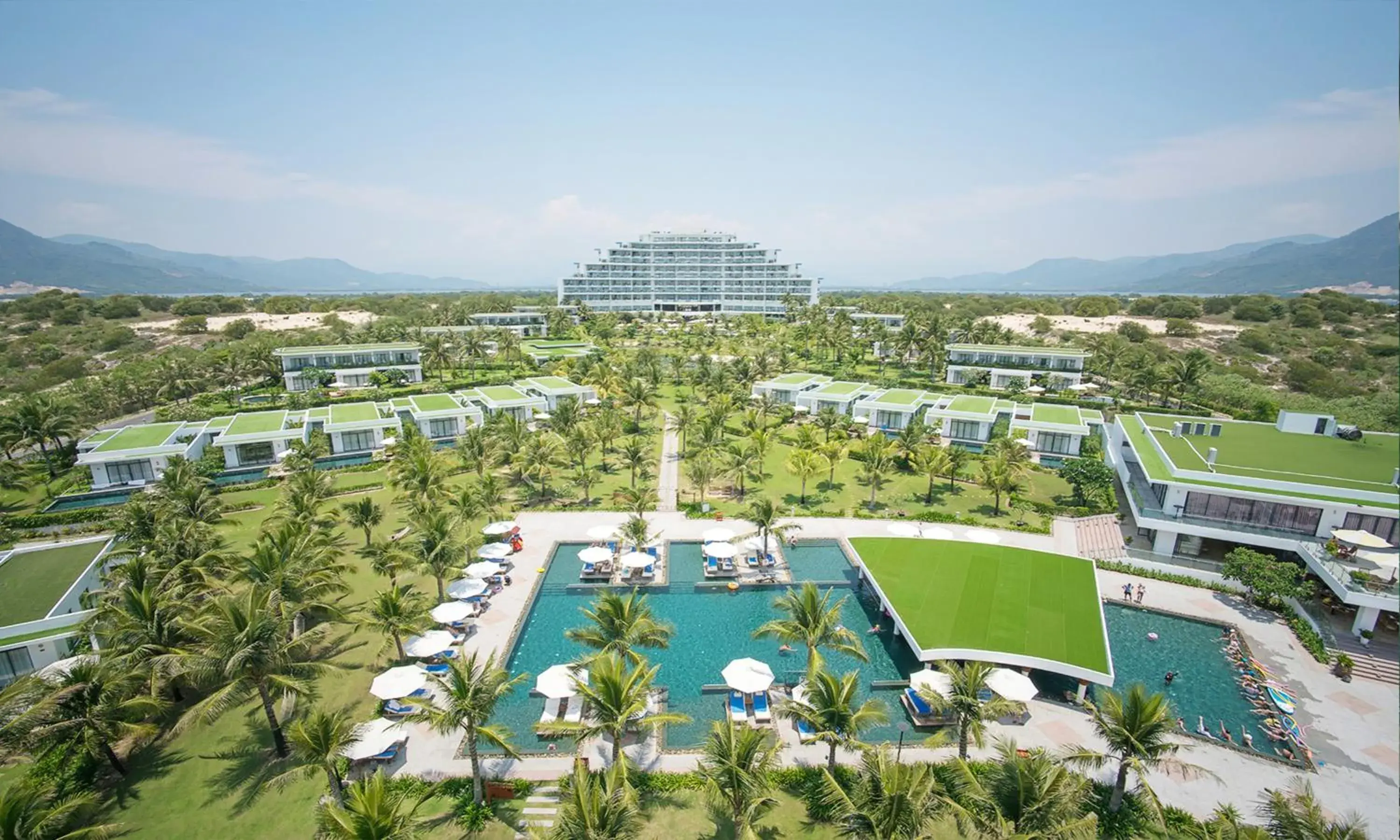Swimming pool in Cam Ranh Riviera Beach Resort & Spa Swimming pool in Cam Ranh Riviera Beach Resort & Spa