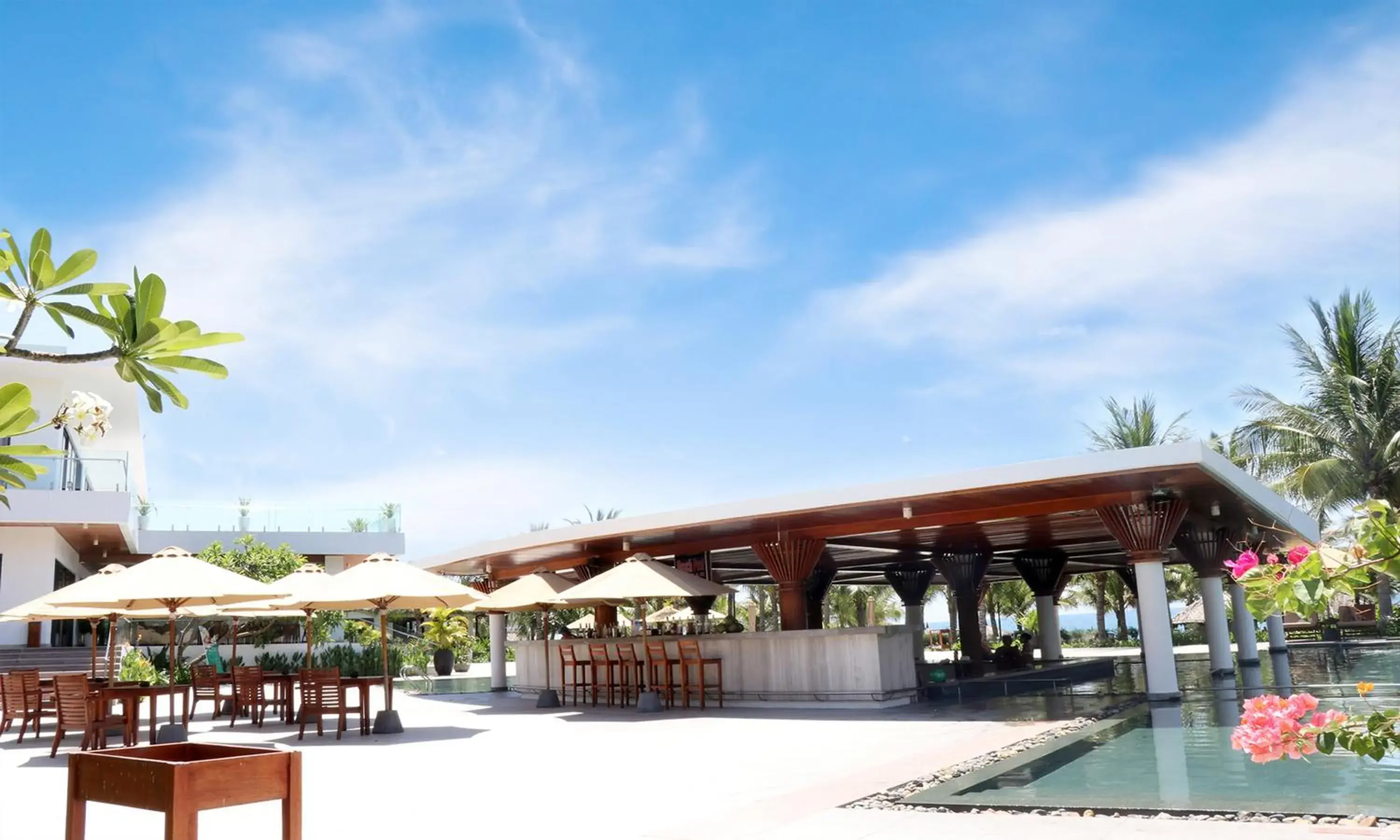 Lounge or bar in Cam Ranh Riviera Beach Resort & Spa Lounge or bar in Cam Ranh Riviera Beach Resort & Spa
