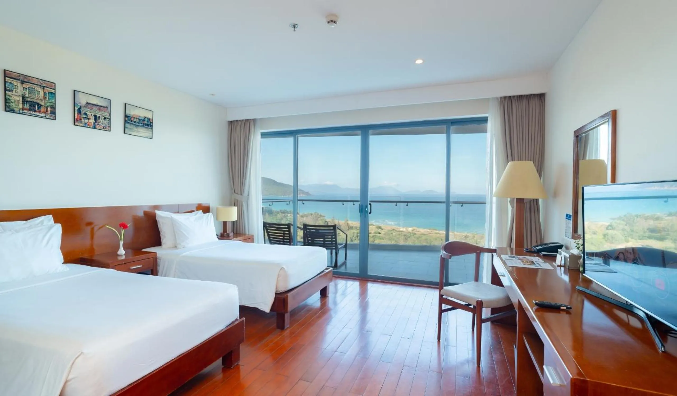 Sea view, Bed in Cam Ranh Riviera Beach Resort & Spa
