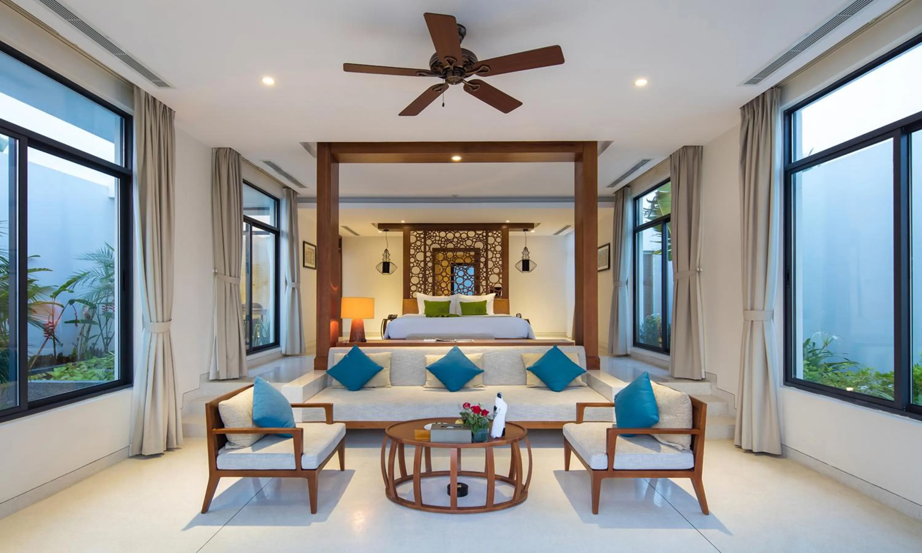 Living room in Cam Ranh Riviera Beach Resort & Spa