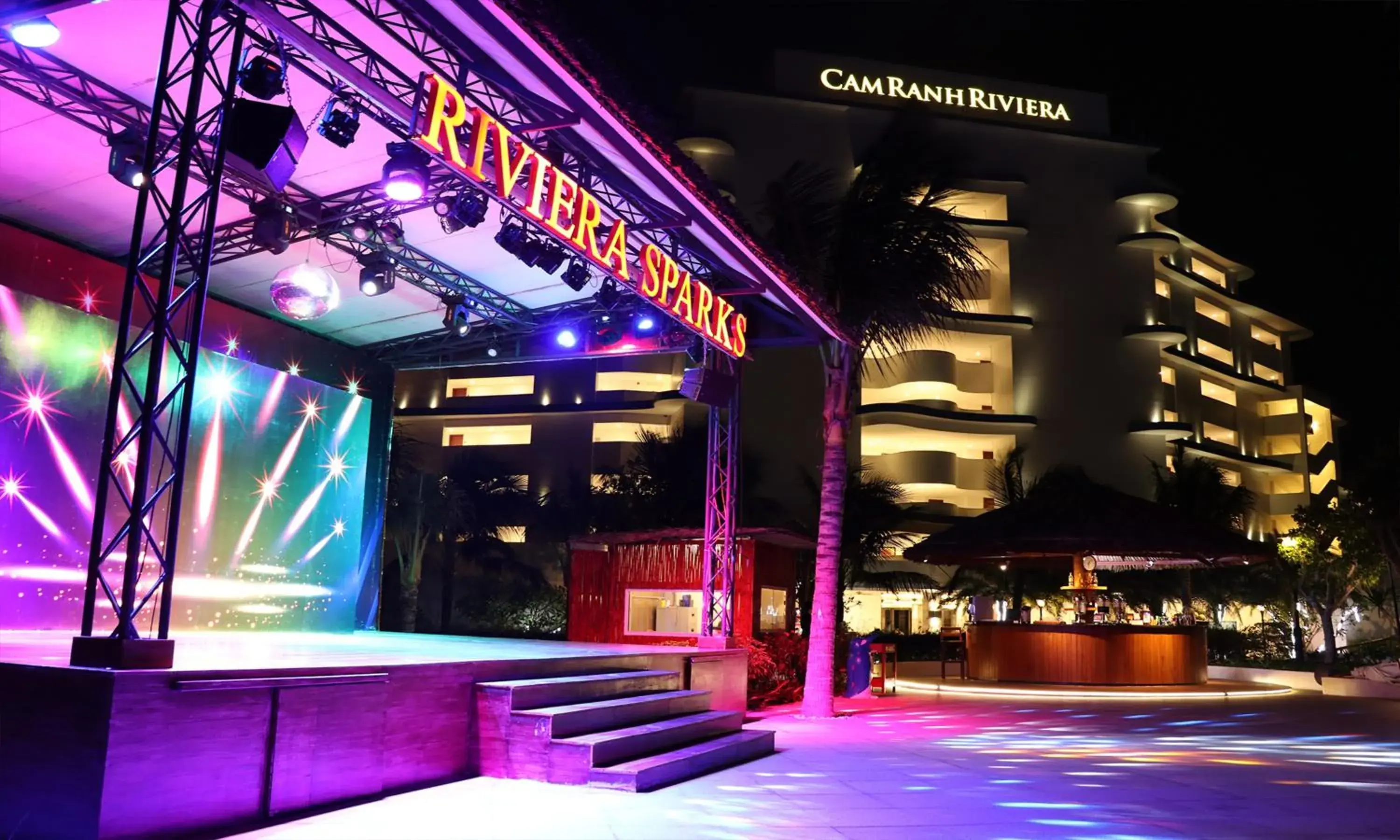 Lounge or bar in Cam Ranh Riviera Beach Resort & Spa Lounge or bar in Cam Ranh Riviera Beach Resort & Spa