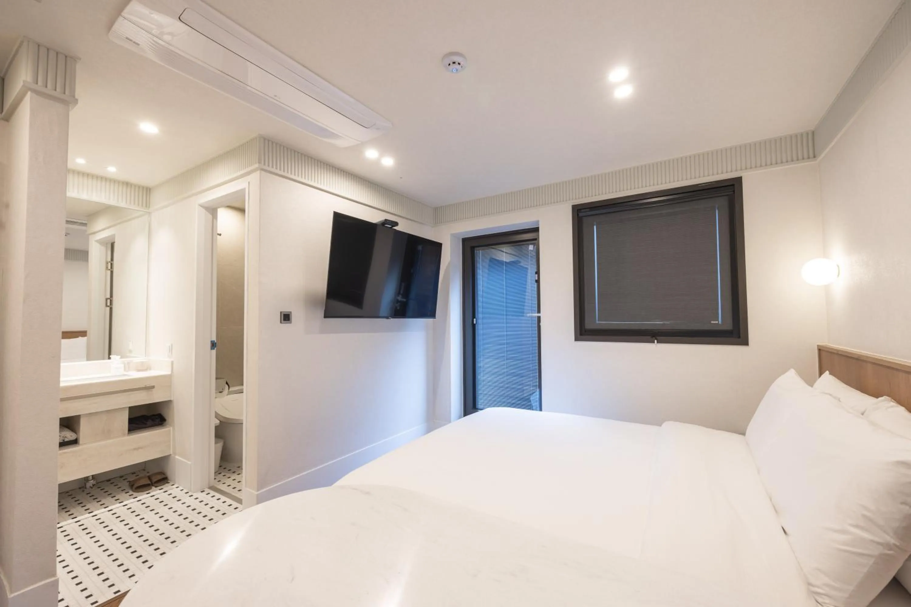 Bed in H-Avenue Hotel Haeundae