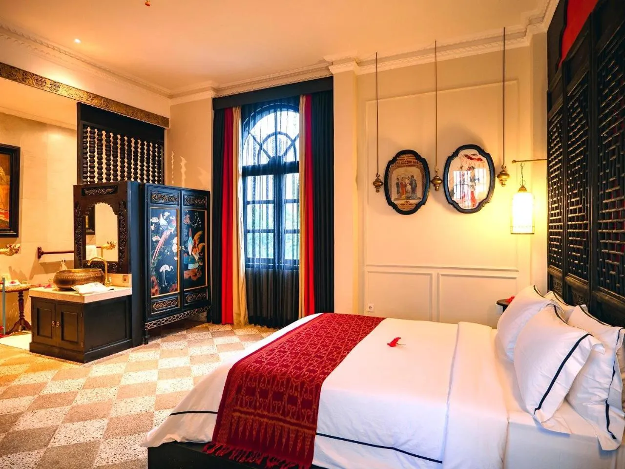 Bedroom, Bed in House of Tugu, Old Town Jakarta