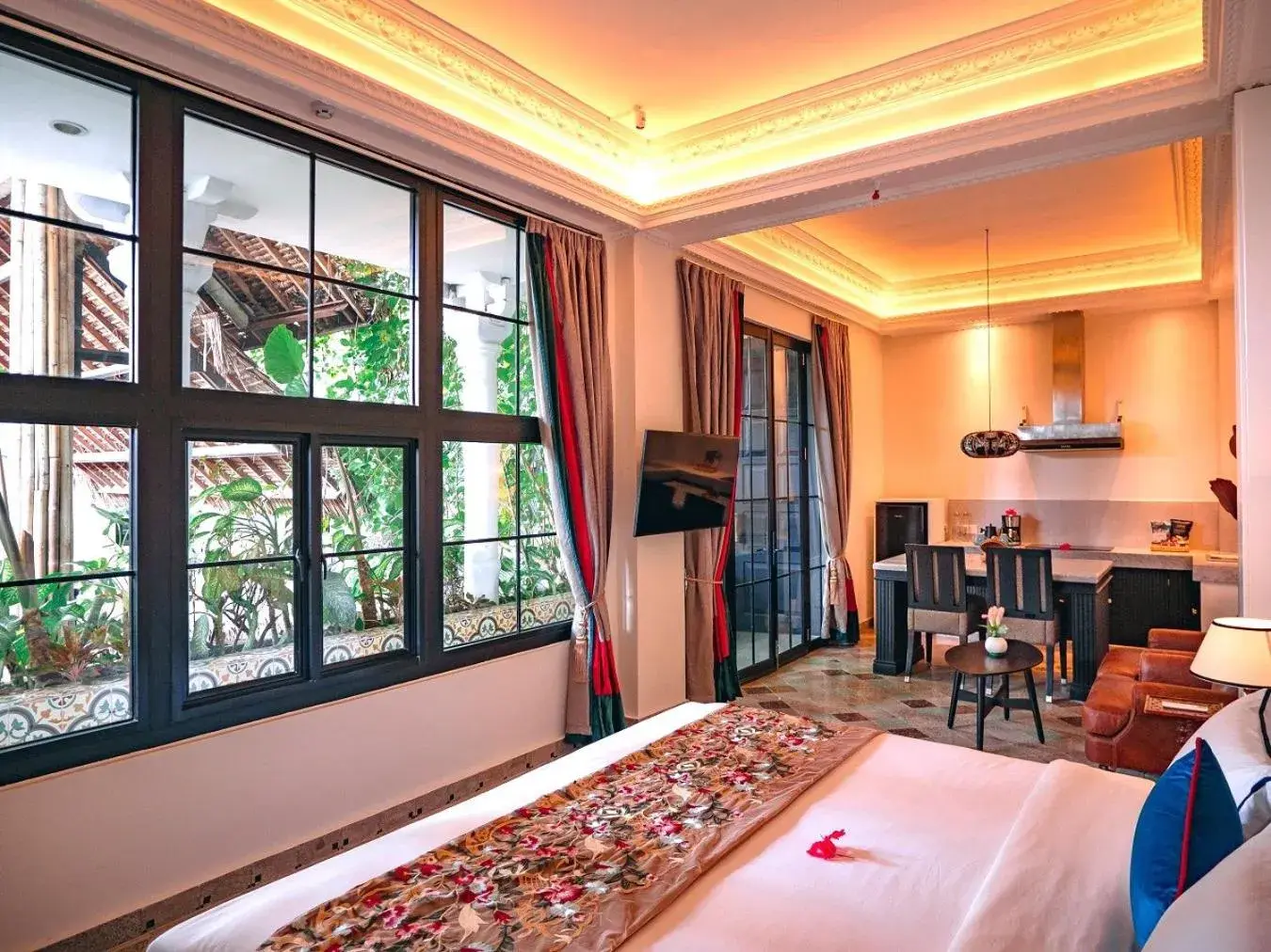 Residence Suite with with Signature Afternoon Tea in House of Tugu, Old Town Jakarta Residence Suite with with Signature Afternoon Tea in House of Tugu, Old Town Jakarta