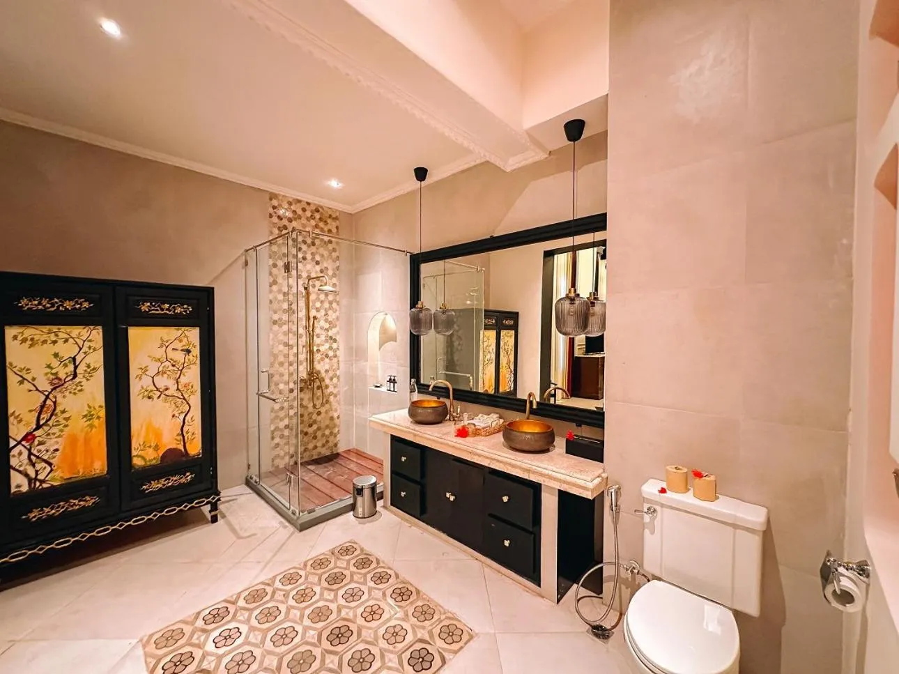 Bathroom in House of Tugu, Old Town Jakarta