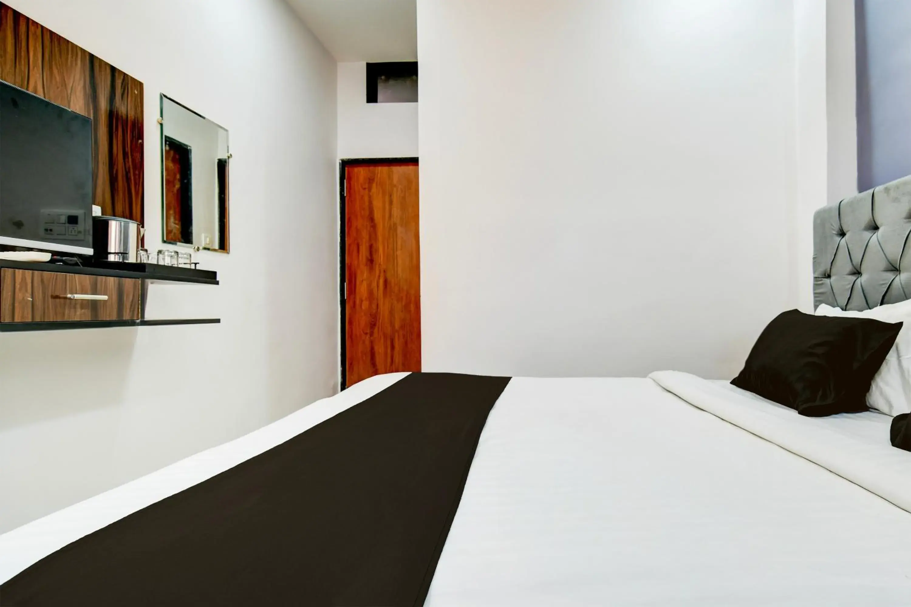 Bedroom, Bed in Hotel O D.V Near Medanta Hospital Indore Bedroom, Bed in Hotel O D.V Near Medanta Hospital Indore